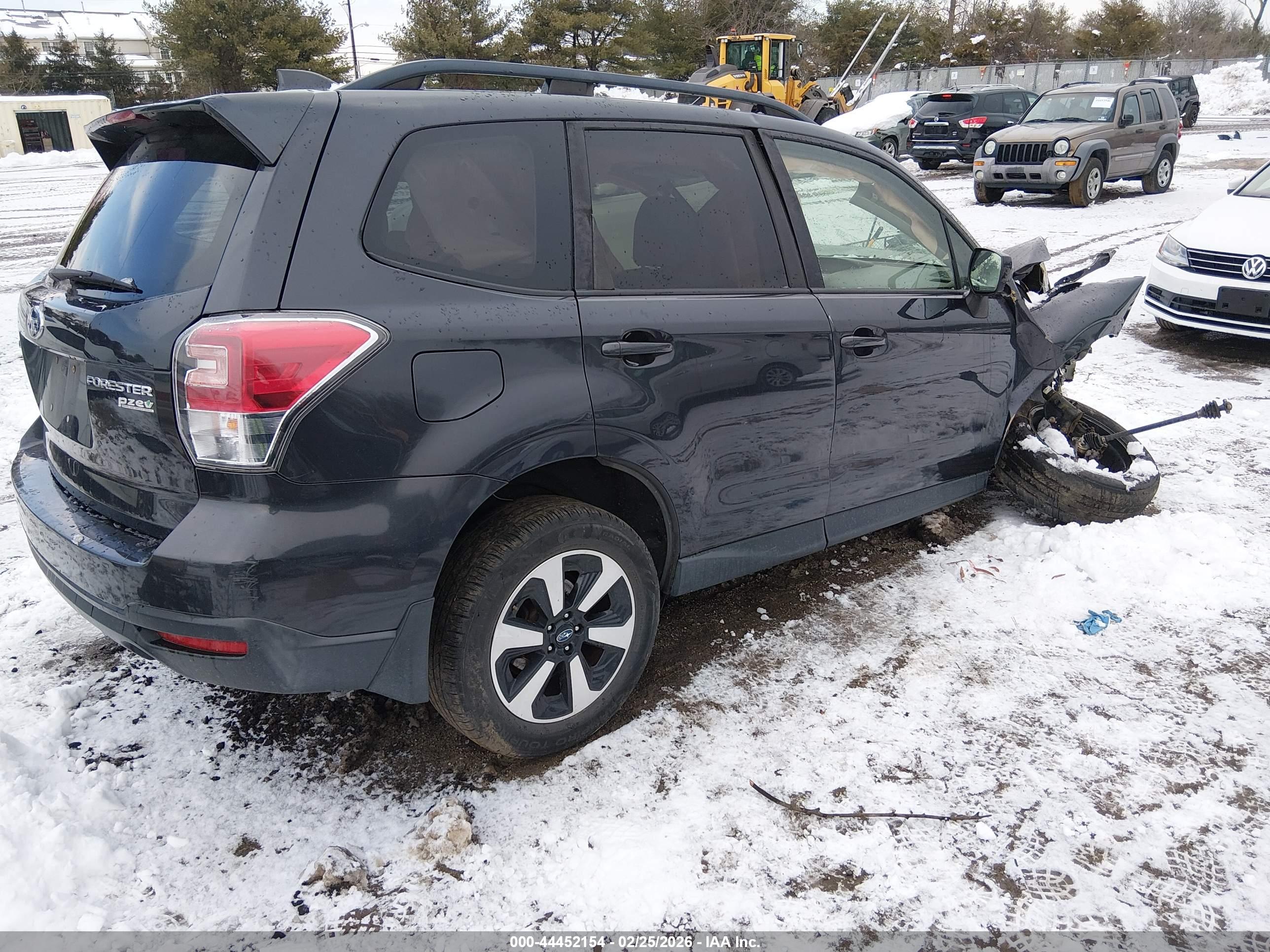 SUBARU FORESTER image 4