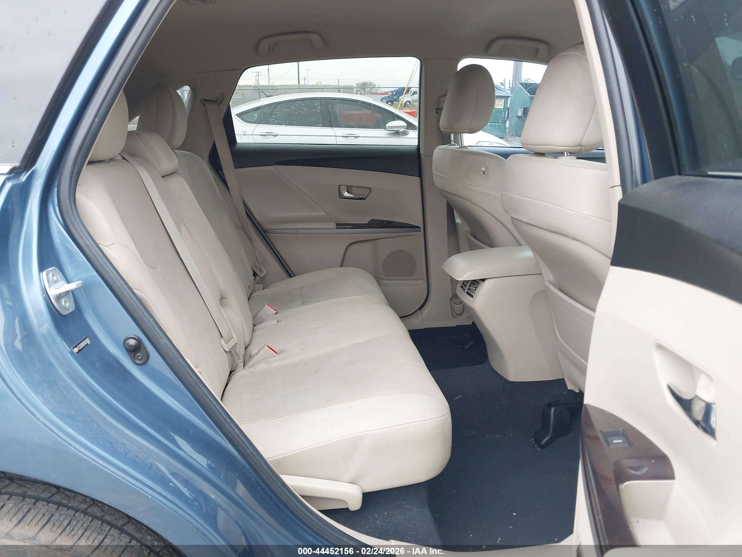 TOYOTA VENZA image 8