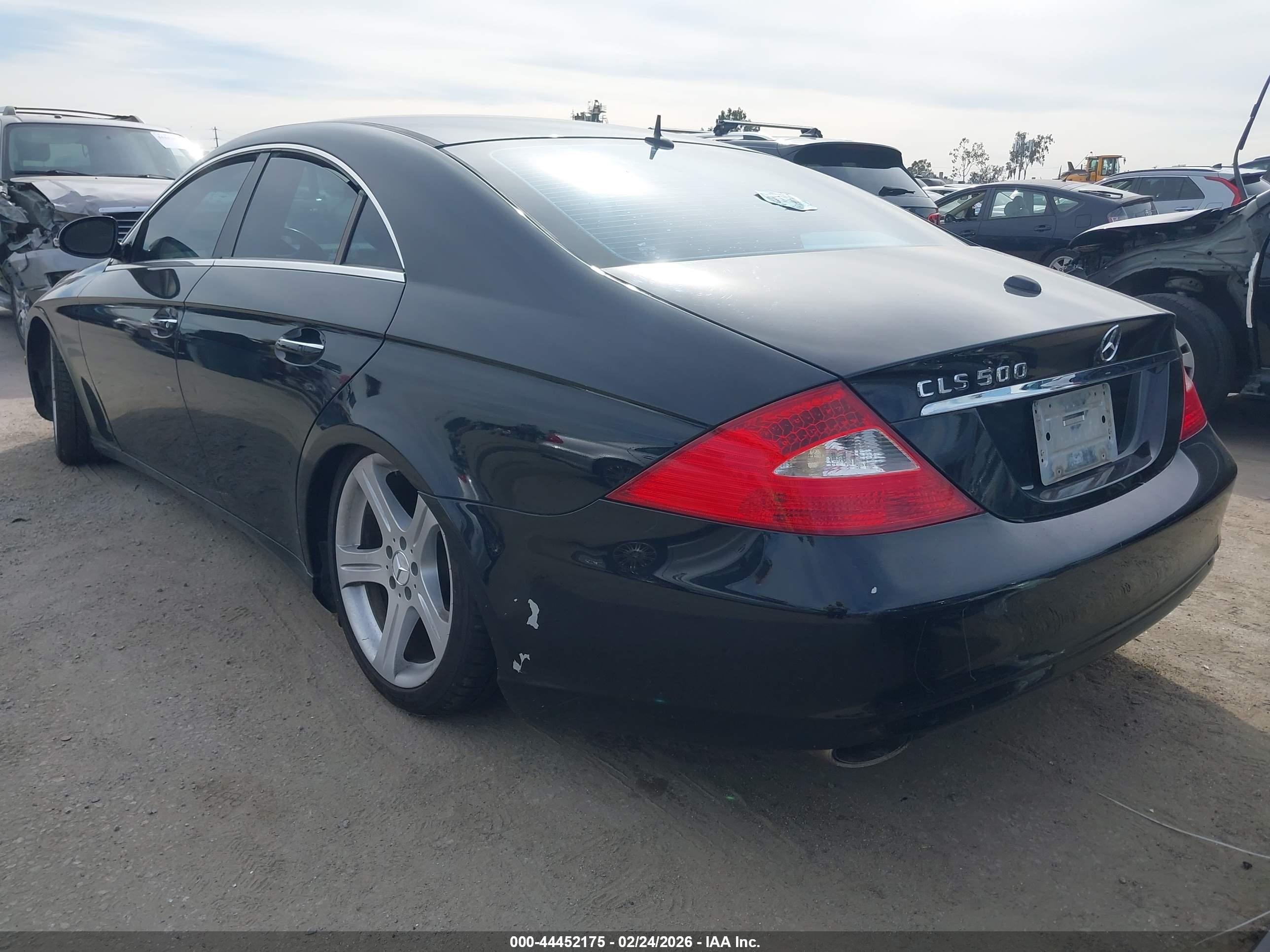 MERCEDES-BENZ CLS image 3