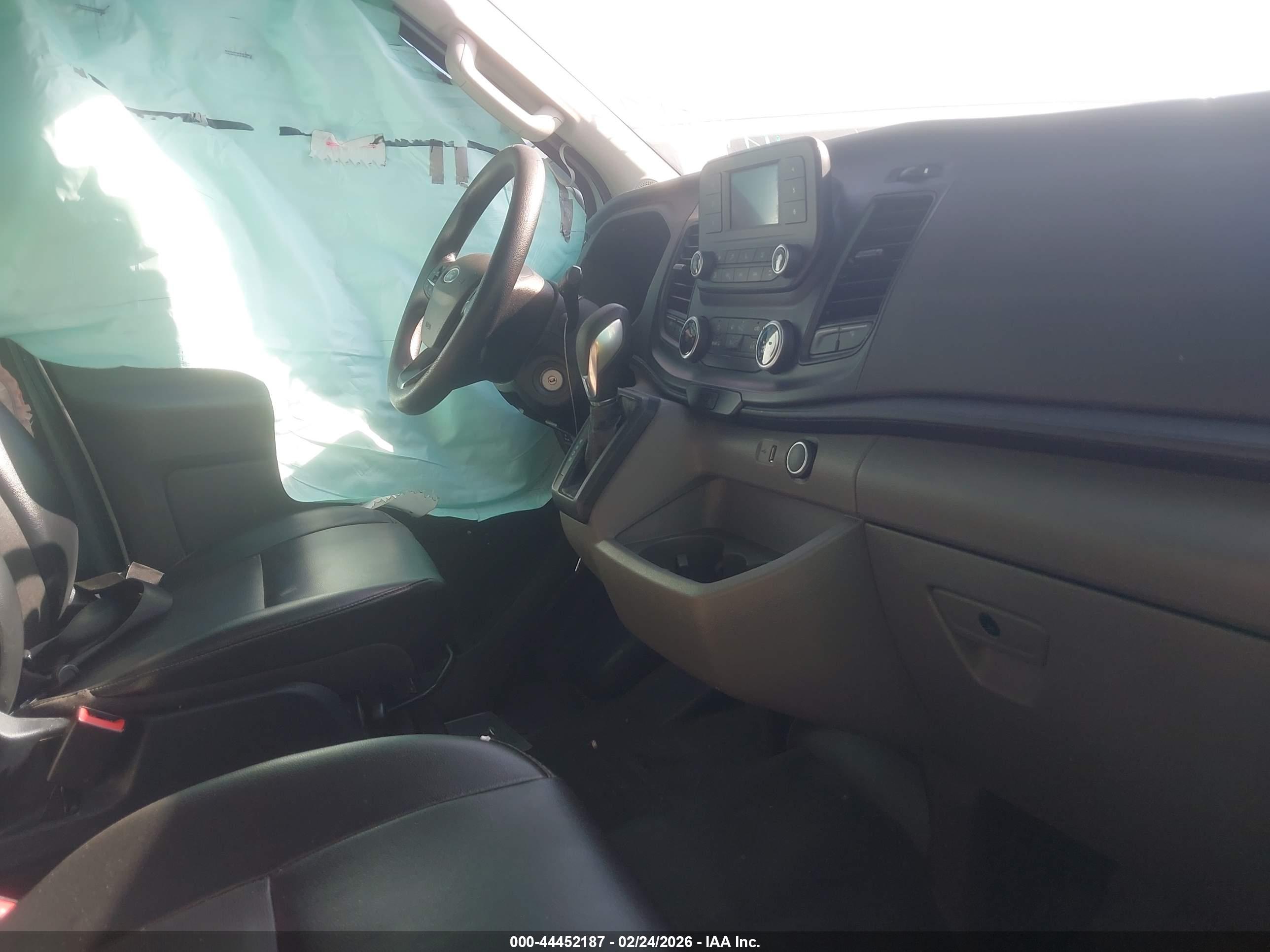 FORD TRANSIT-250 image 5