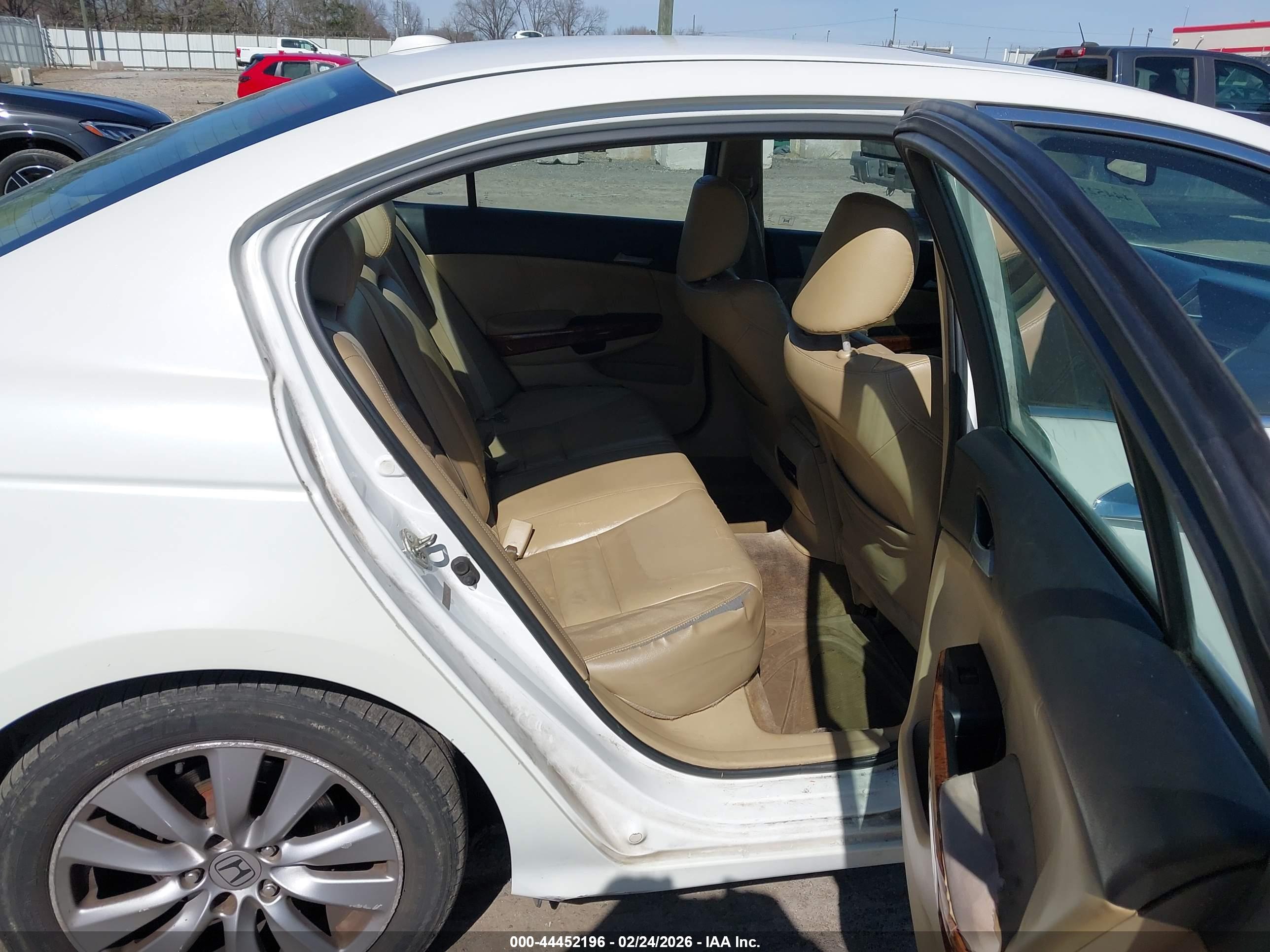 HONDA ACCORD image 8