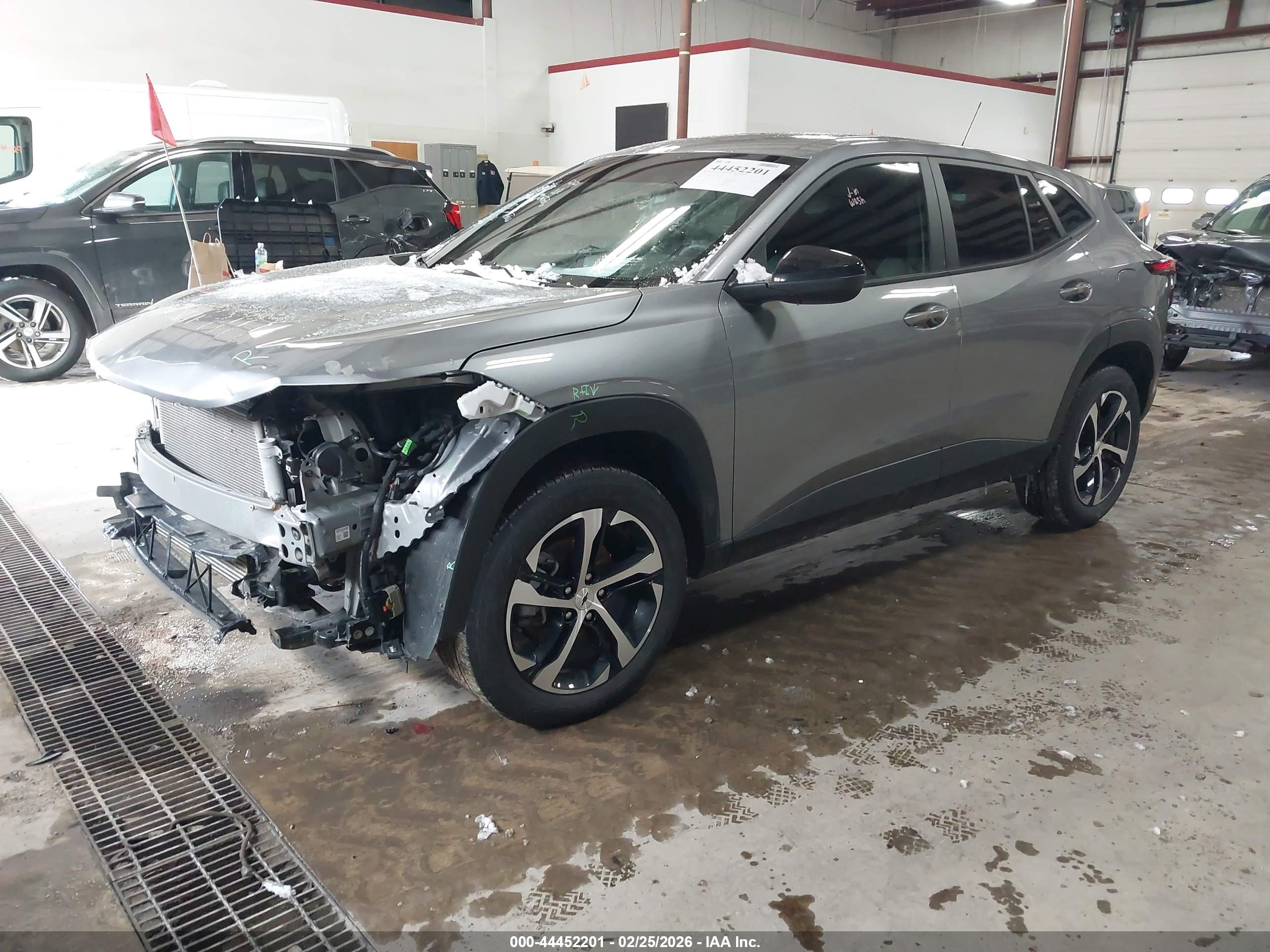 CHEVROLET TRAX image 2