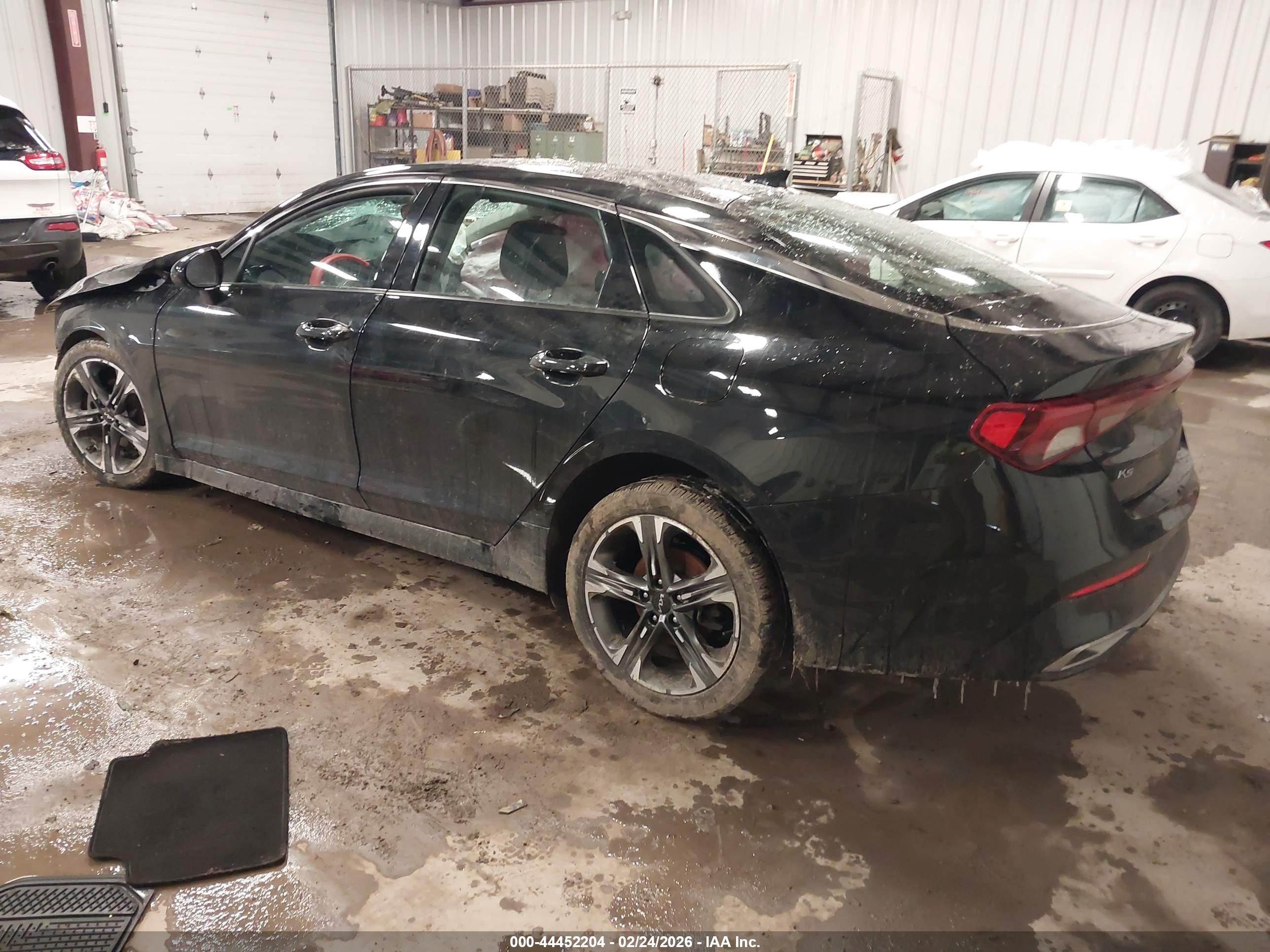 KIA K5 image 3