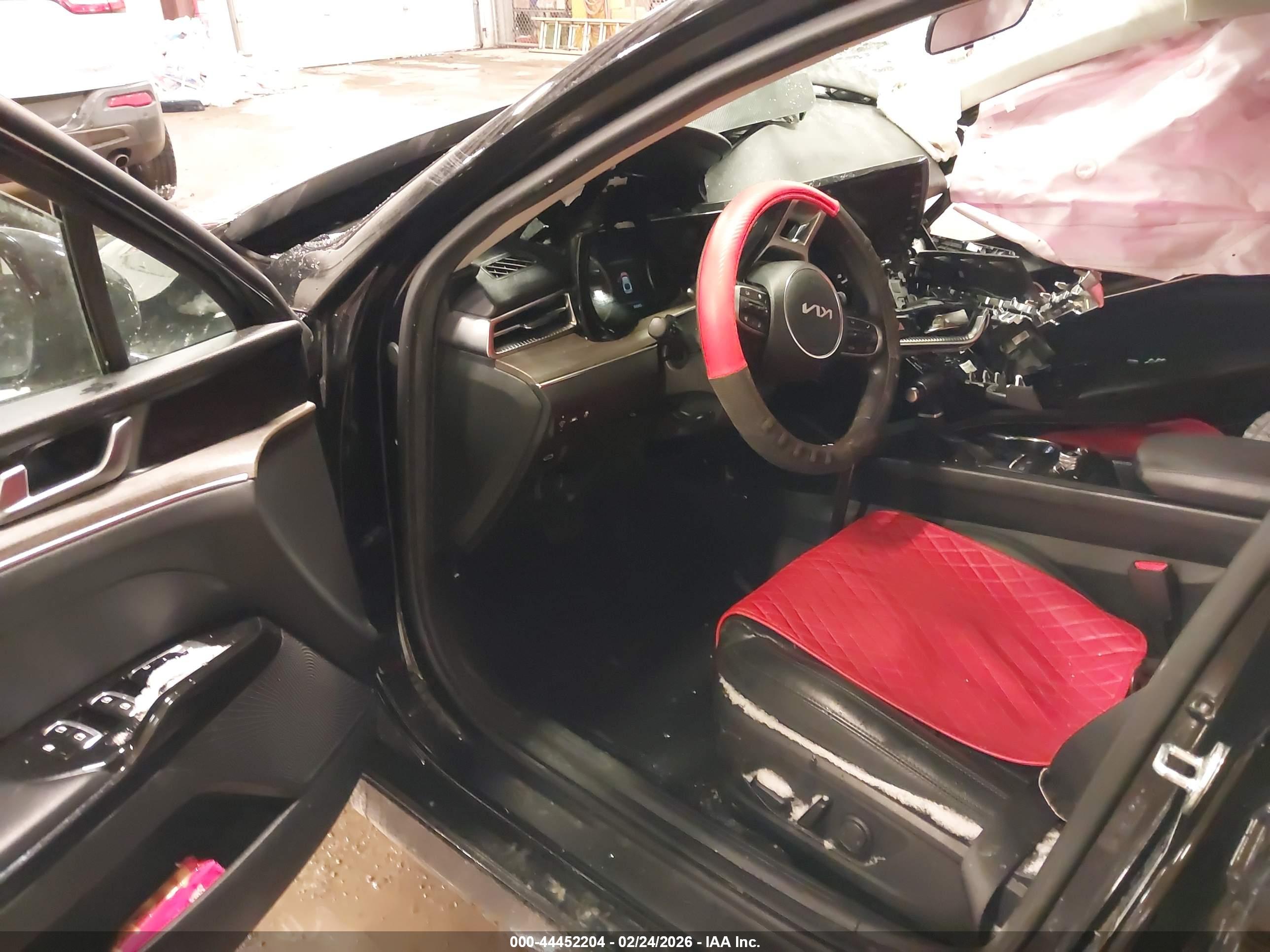 KIA K5 image 5