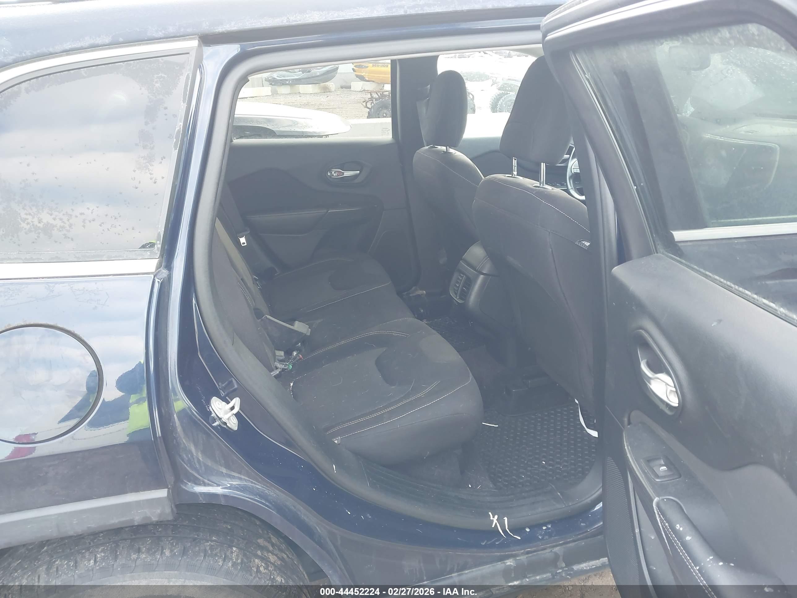 JEEP CHEROKEE image 8