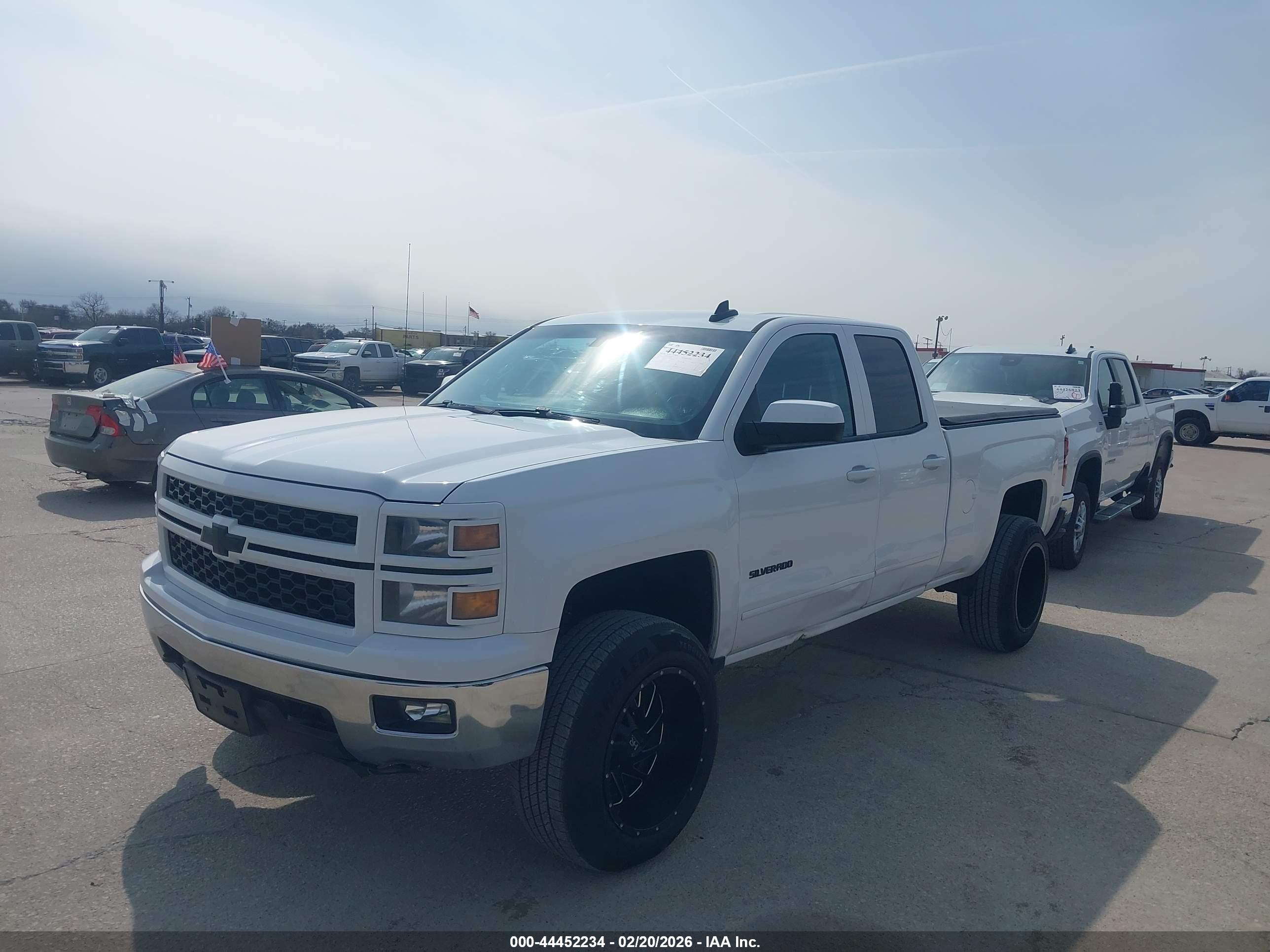 CHEVROLET SILVERADO image 2