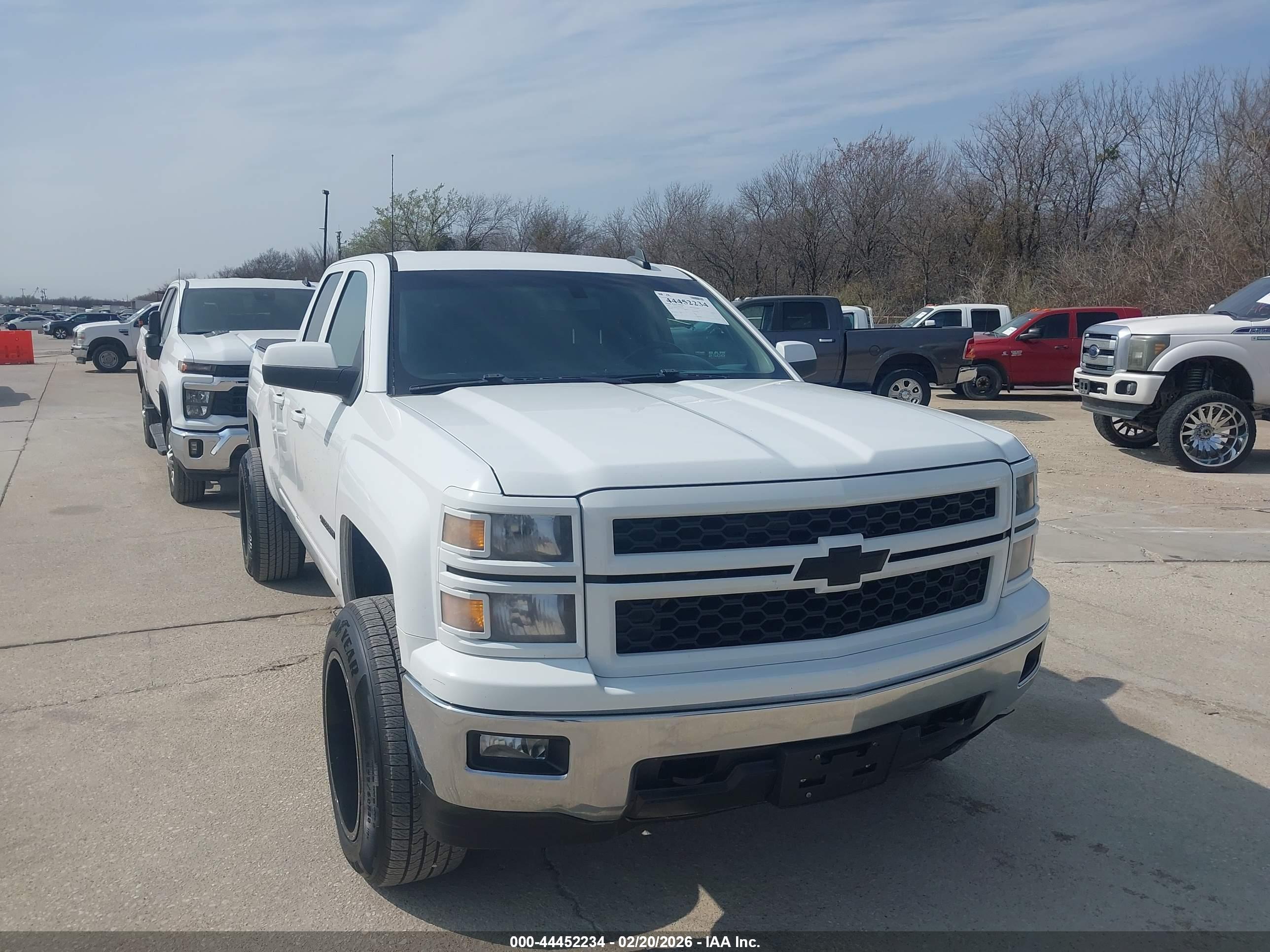 CHEVROLET SILVERADO image 6