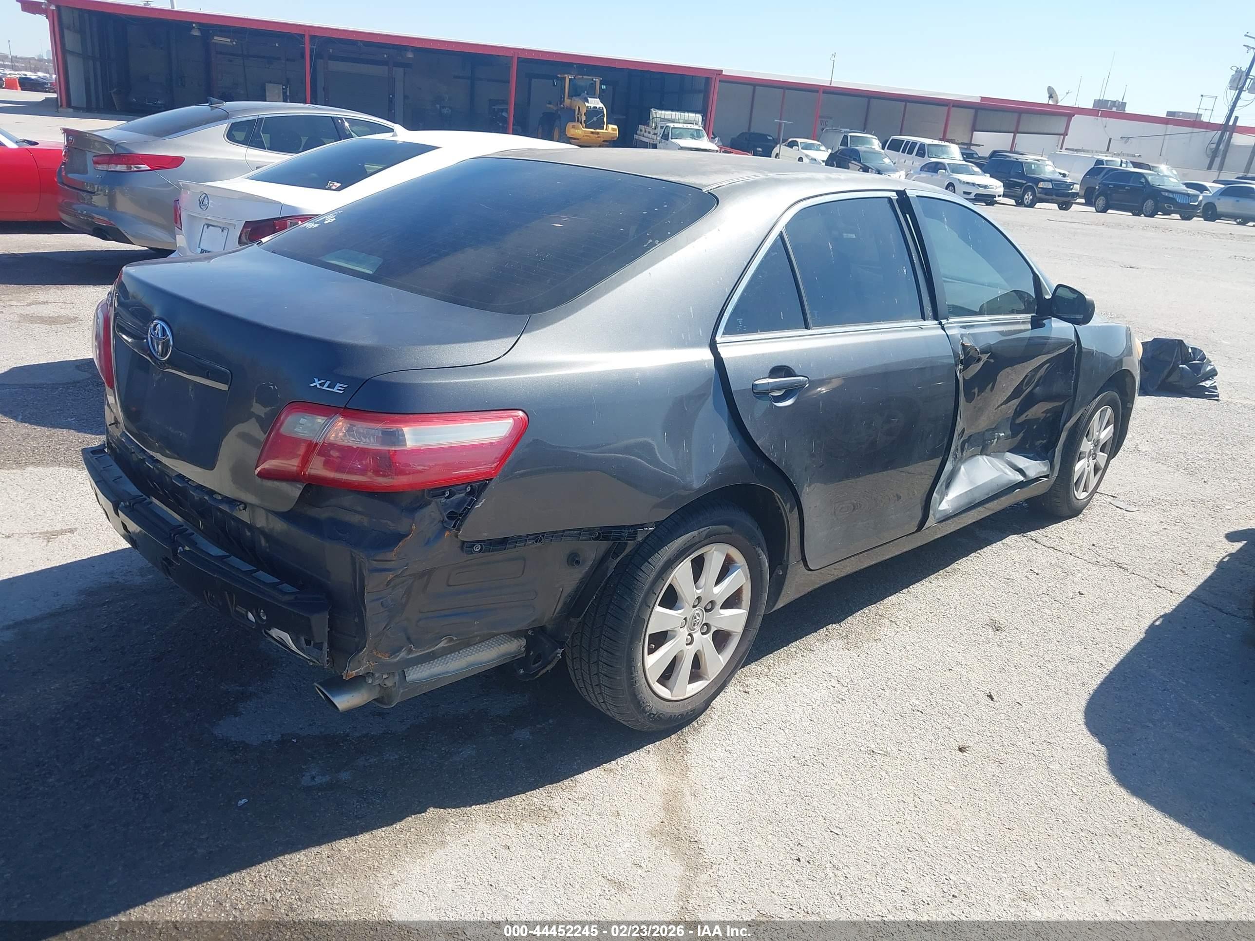 TOYOTA CAMRY image 4
