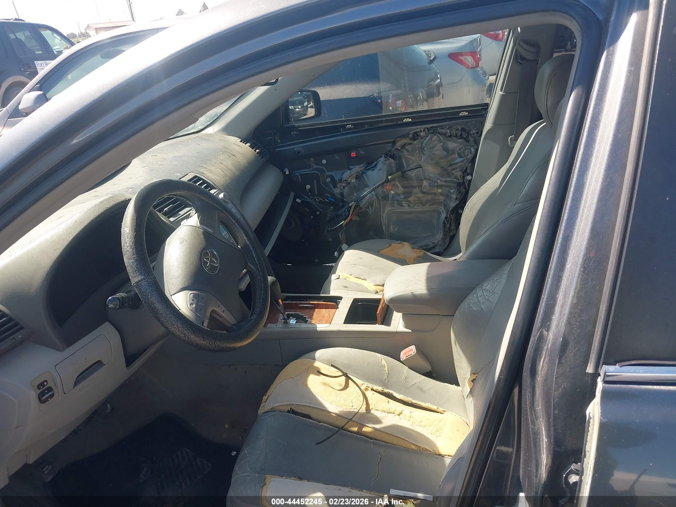 TOYOTA CAMRY image 5