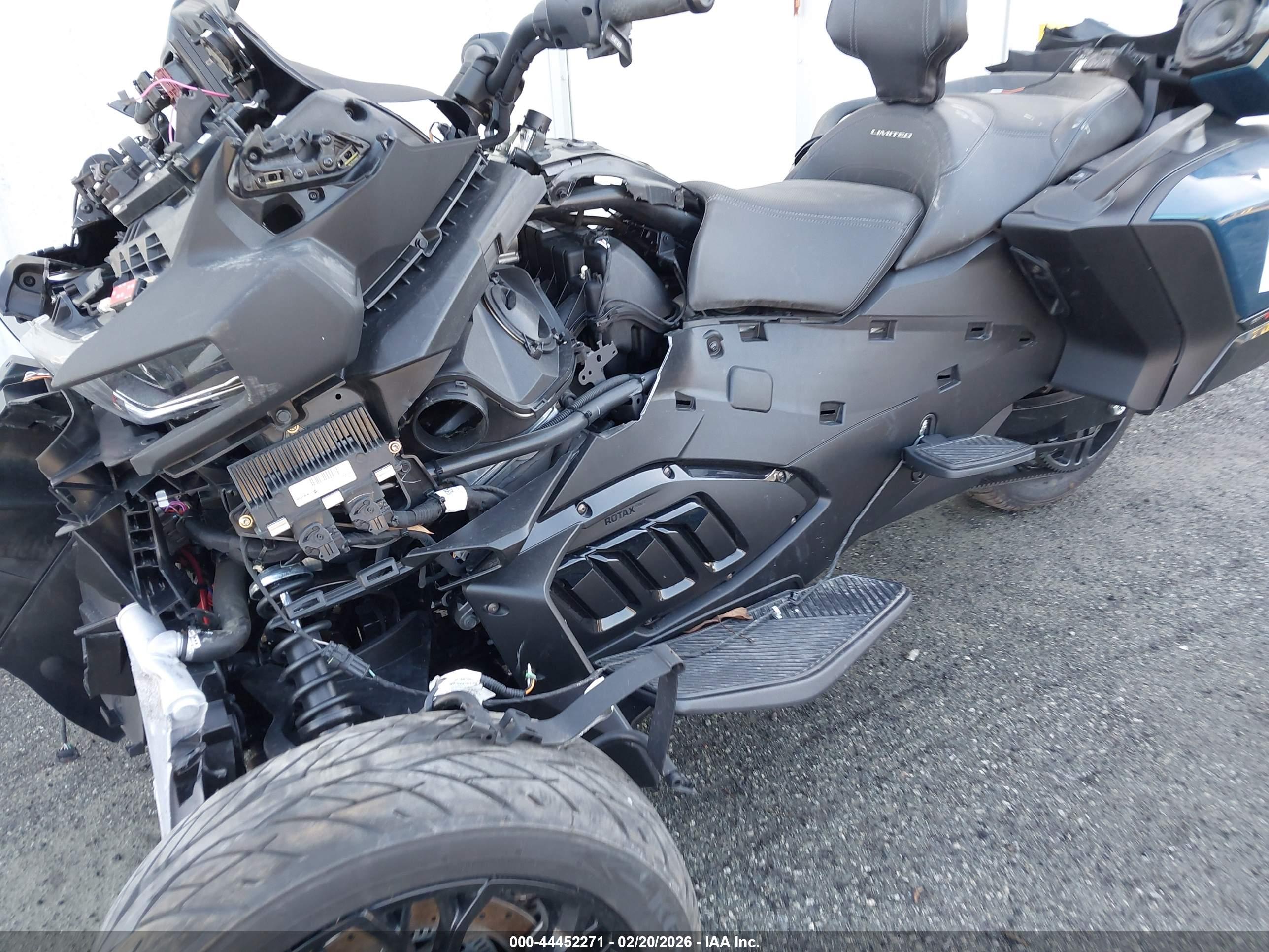 CAN-AM SPYDER image 9