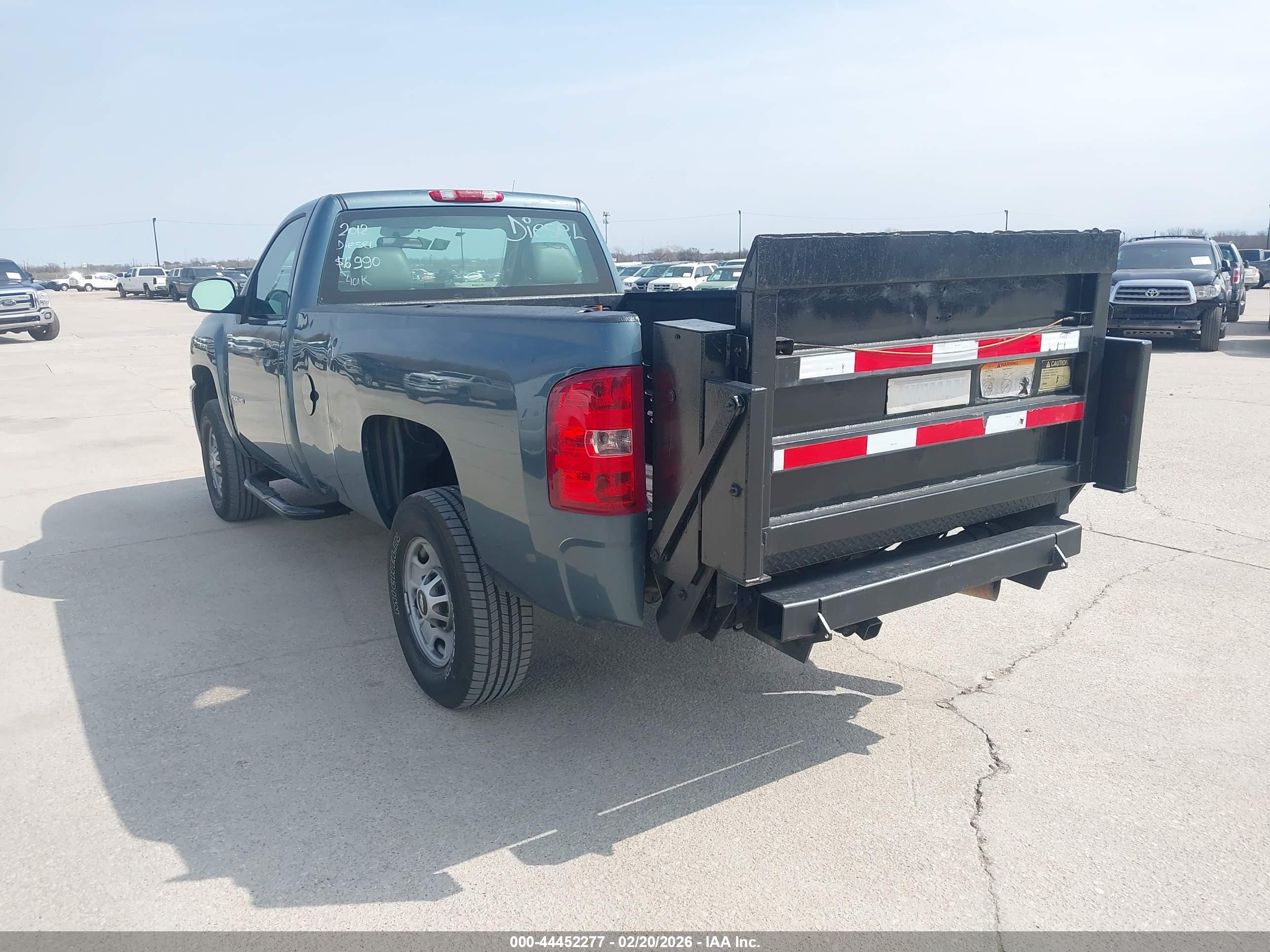 CHEVROLET SILVERADO image 3