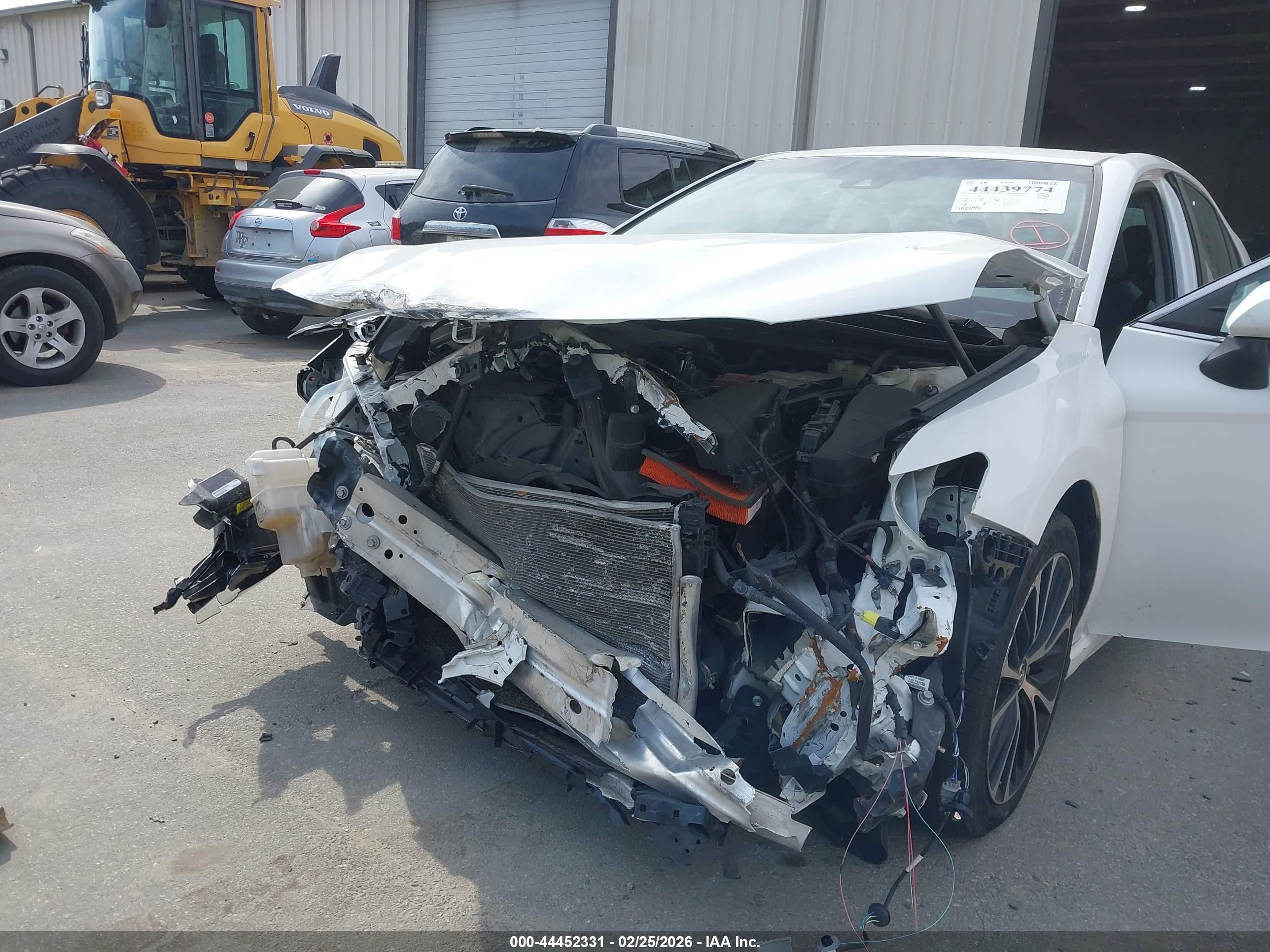 TOYOTA CAMRY image 6