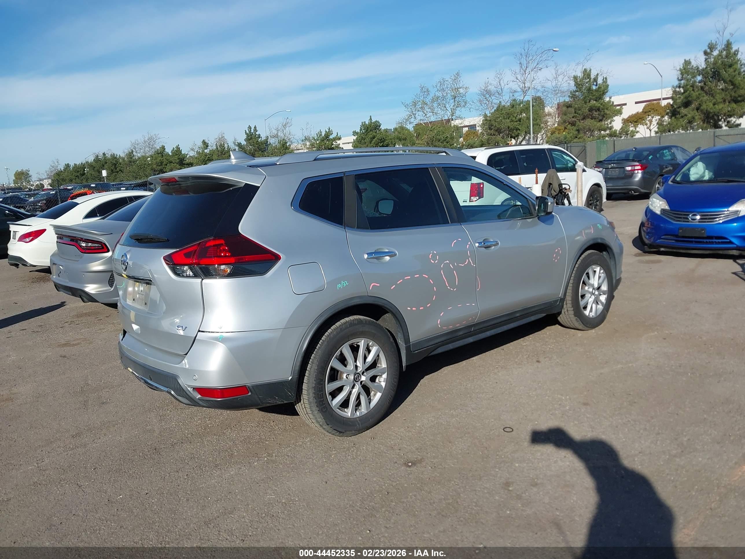 NISSAN ROGUE image 4