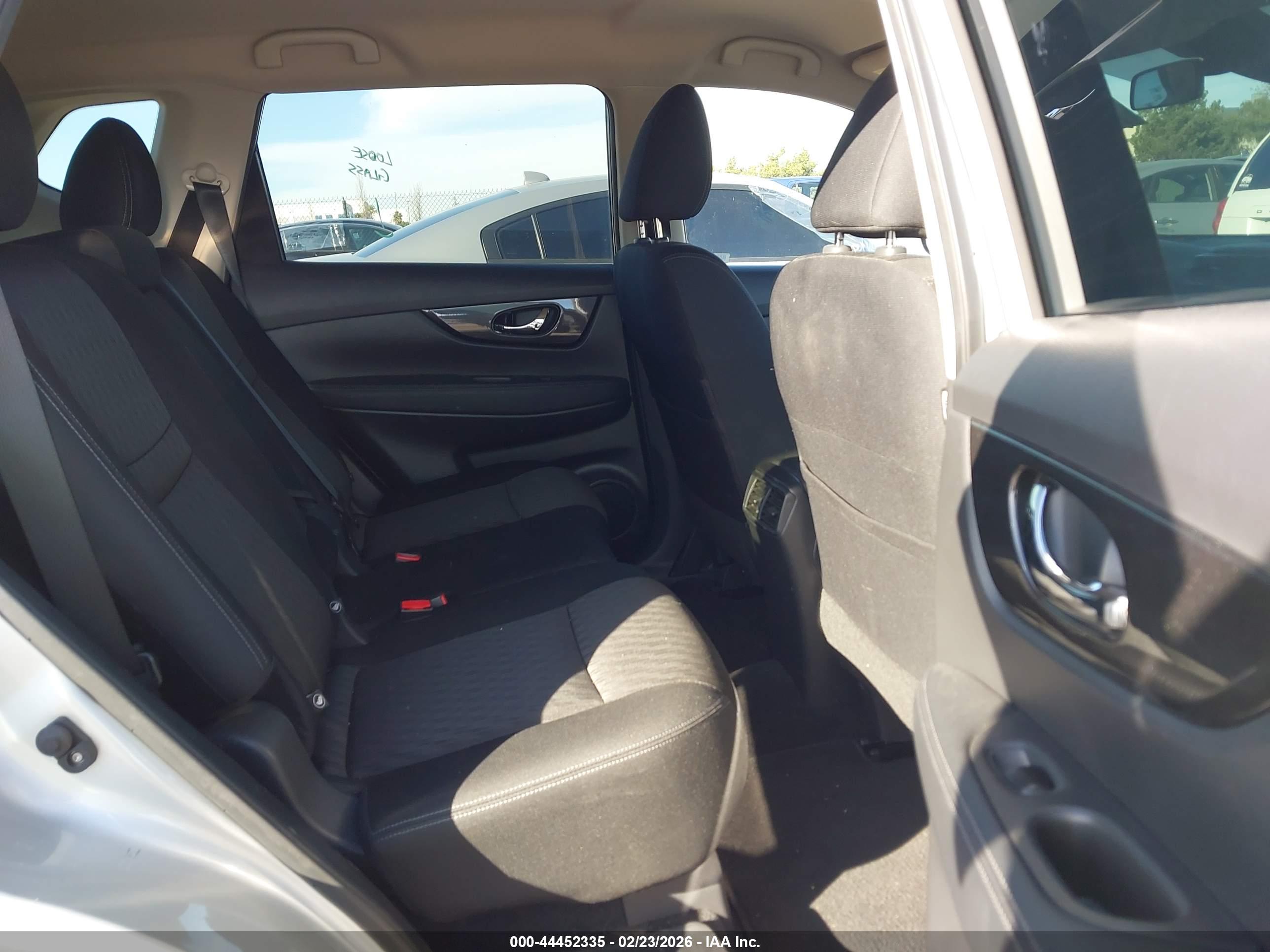 NISSAN ROGUE image 8