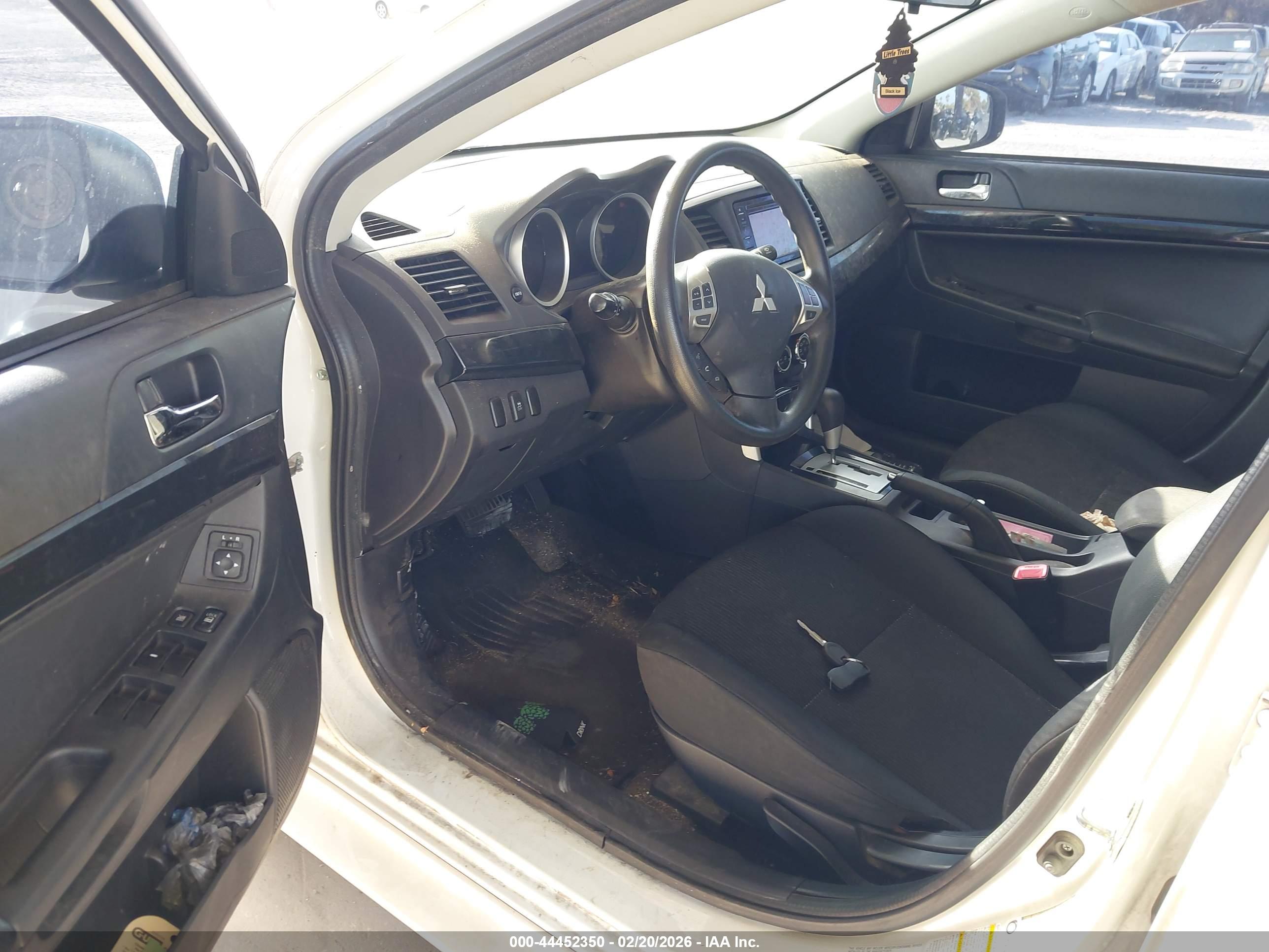 MITSUBISHI LANCER image 5