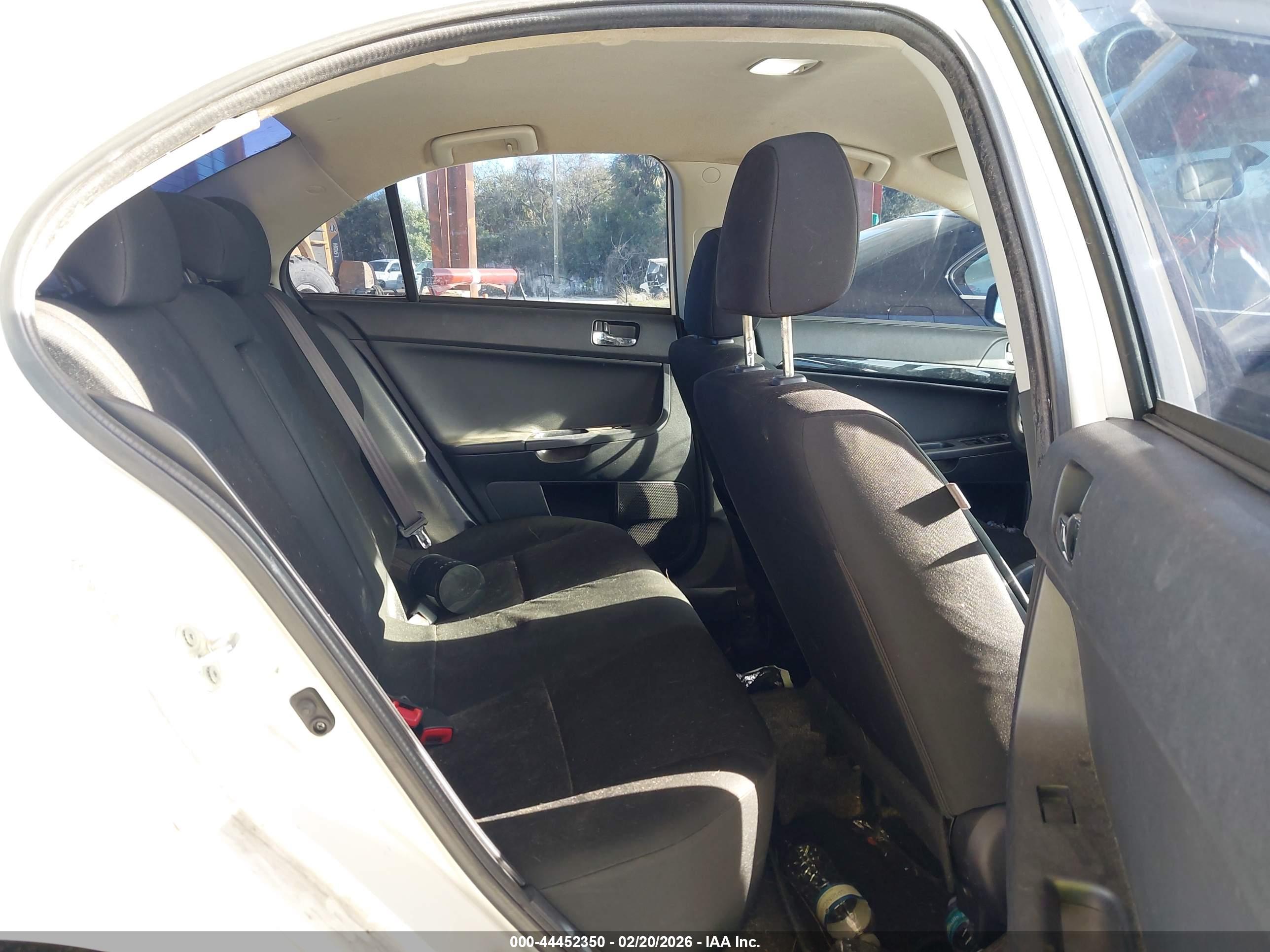 MITSUBISHI LANCER image 8