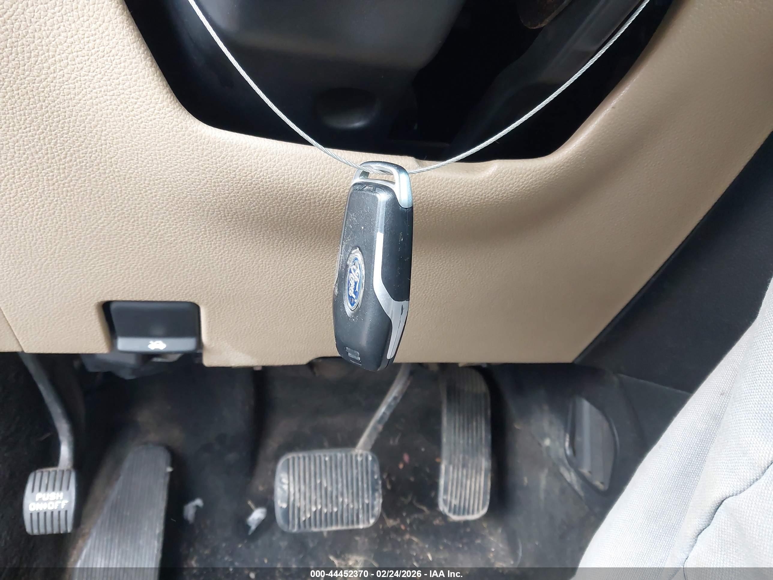 FORD EXPLORER image 11