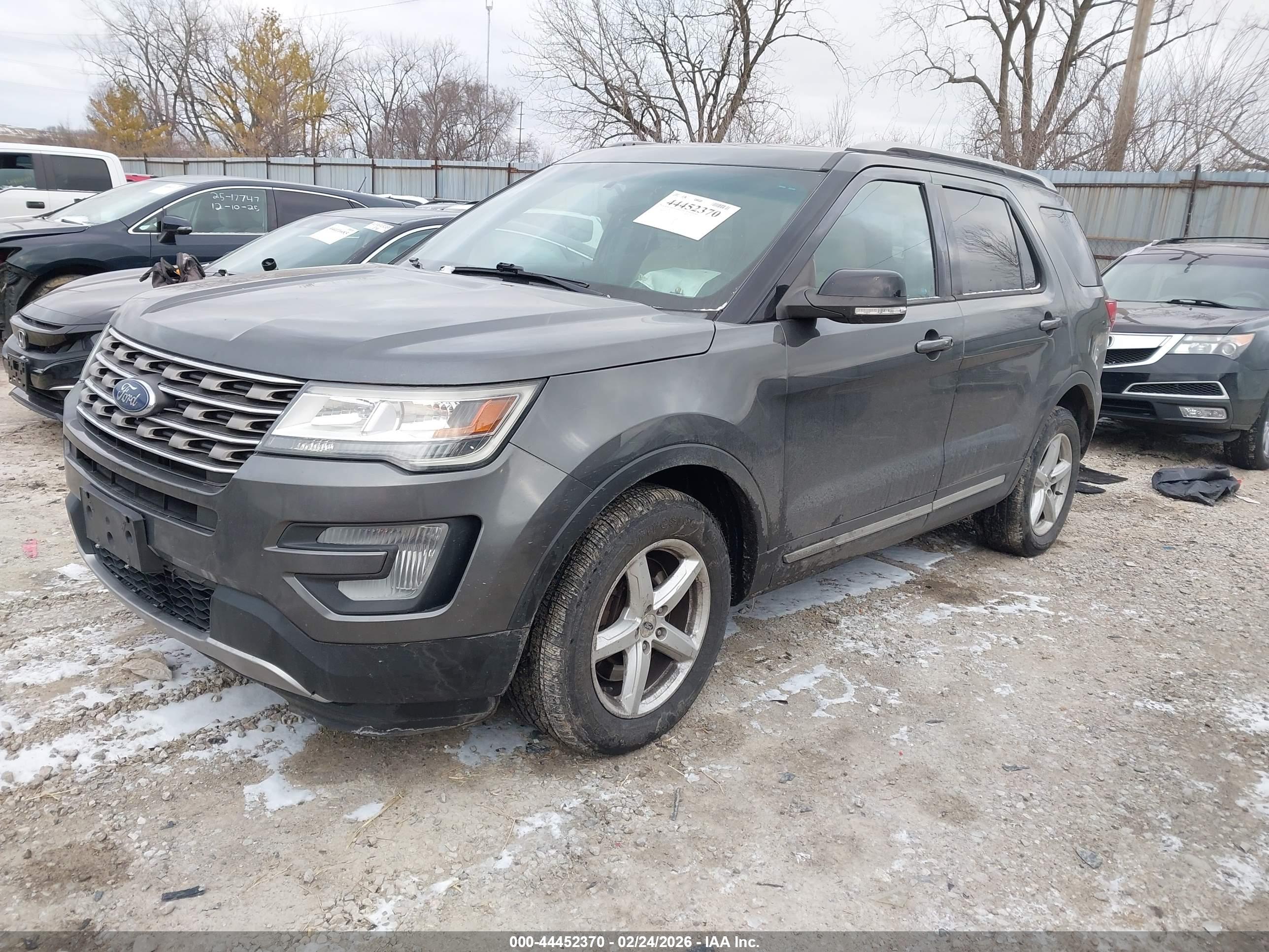 FORD EXPLORER image 2
