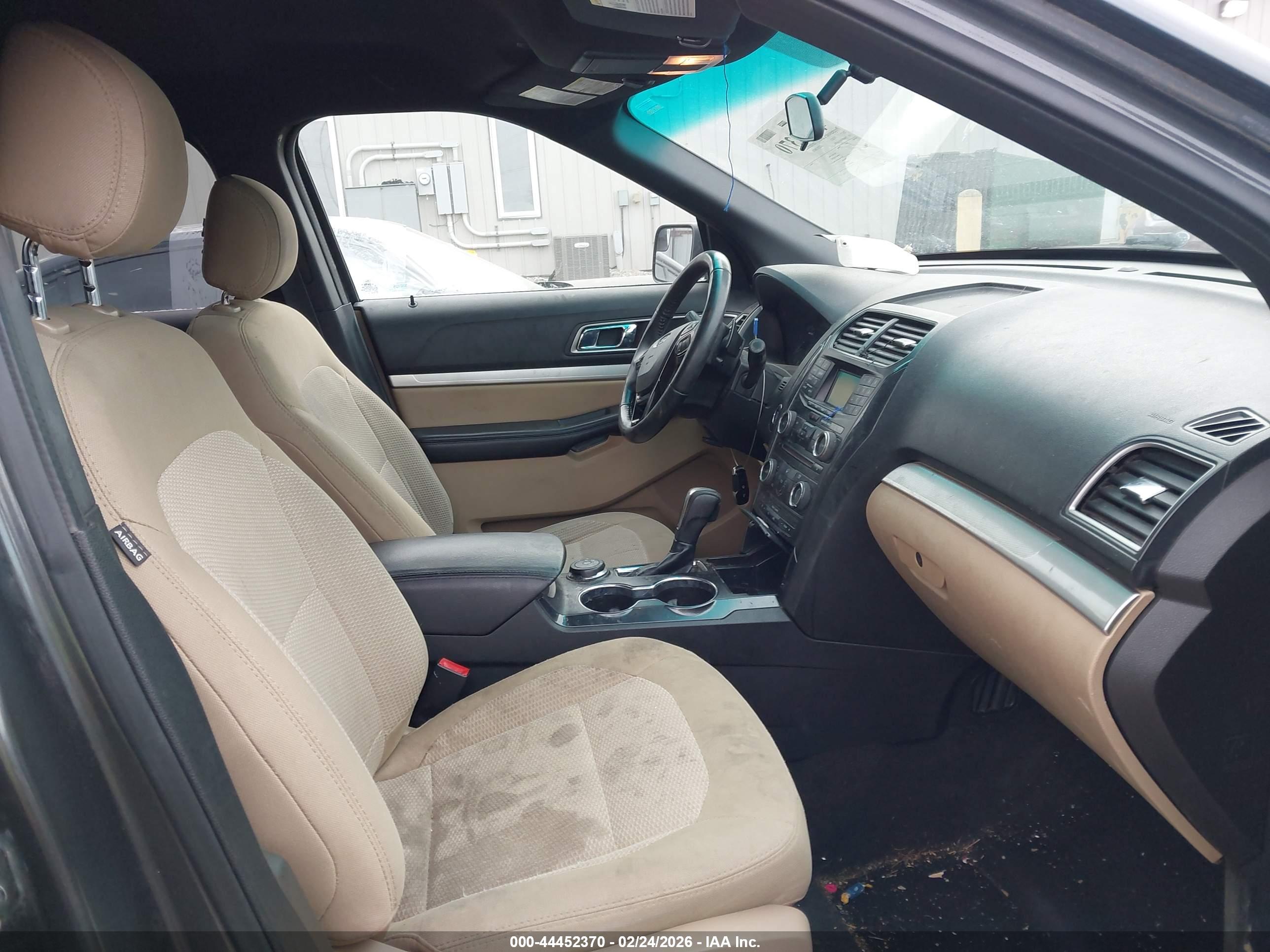 FORD EXPLORER image 5