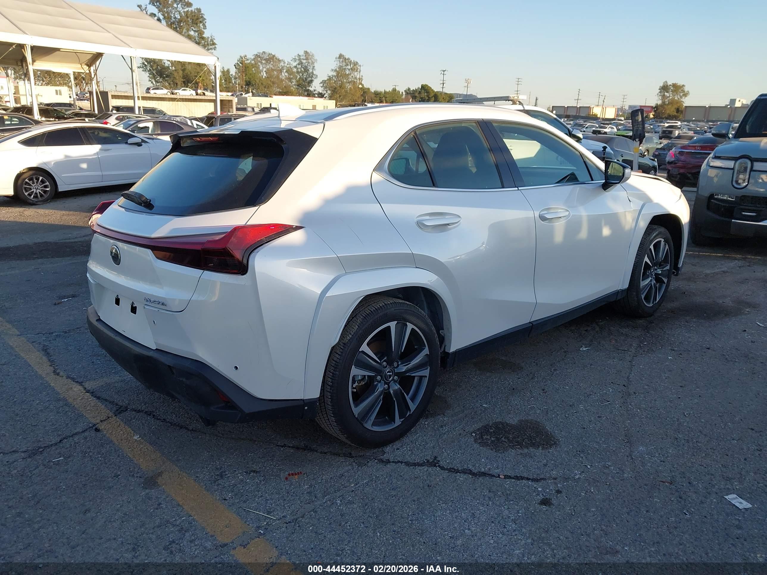 LEXUS UX image 4