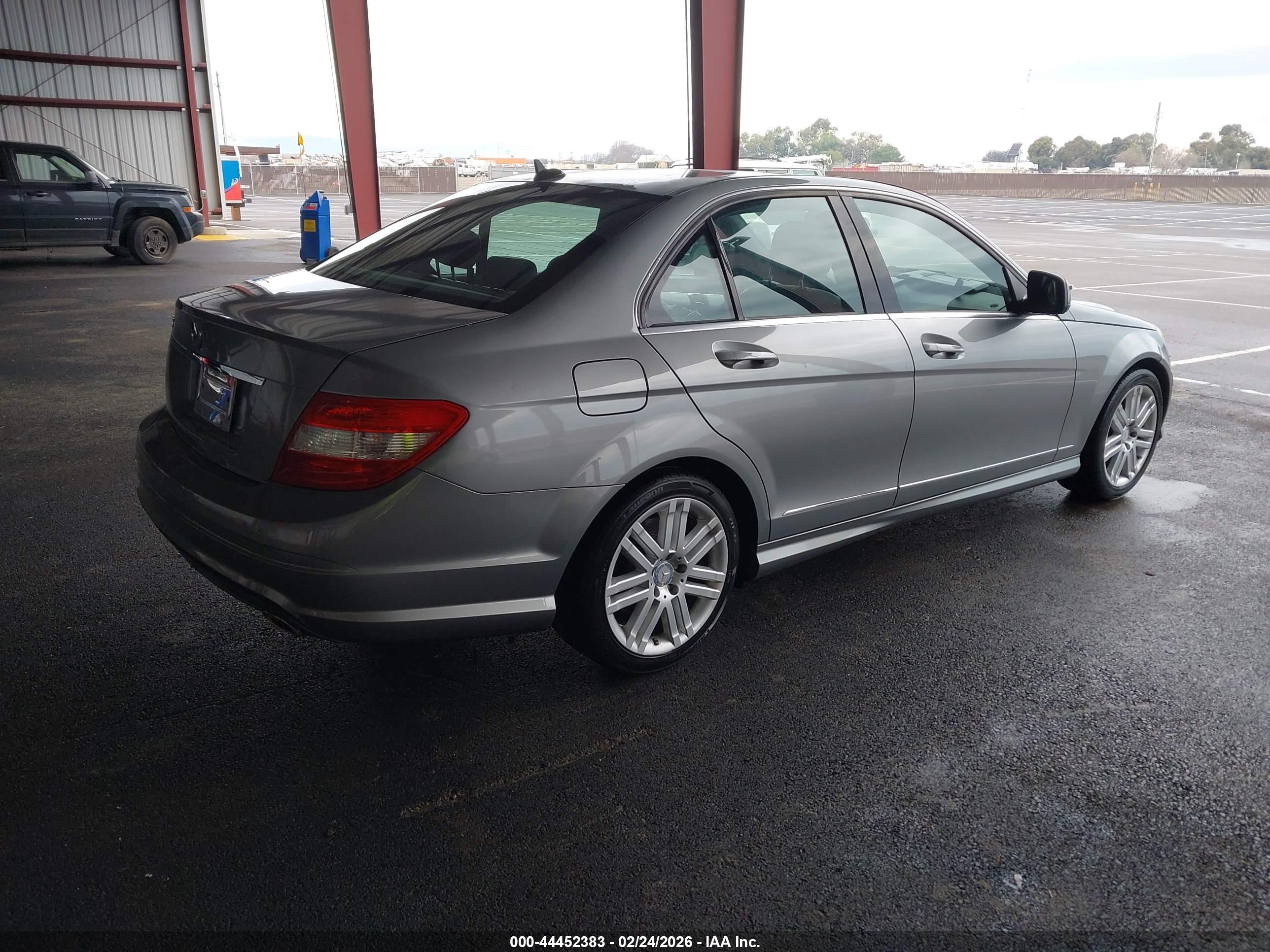 MERCEDES-BENZ C image 4