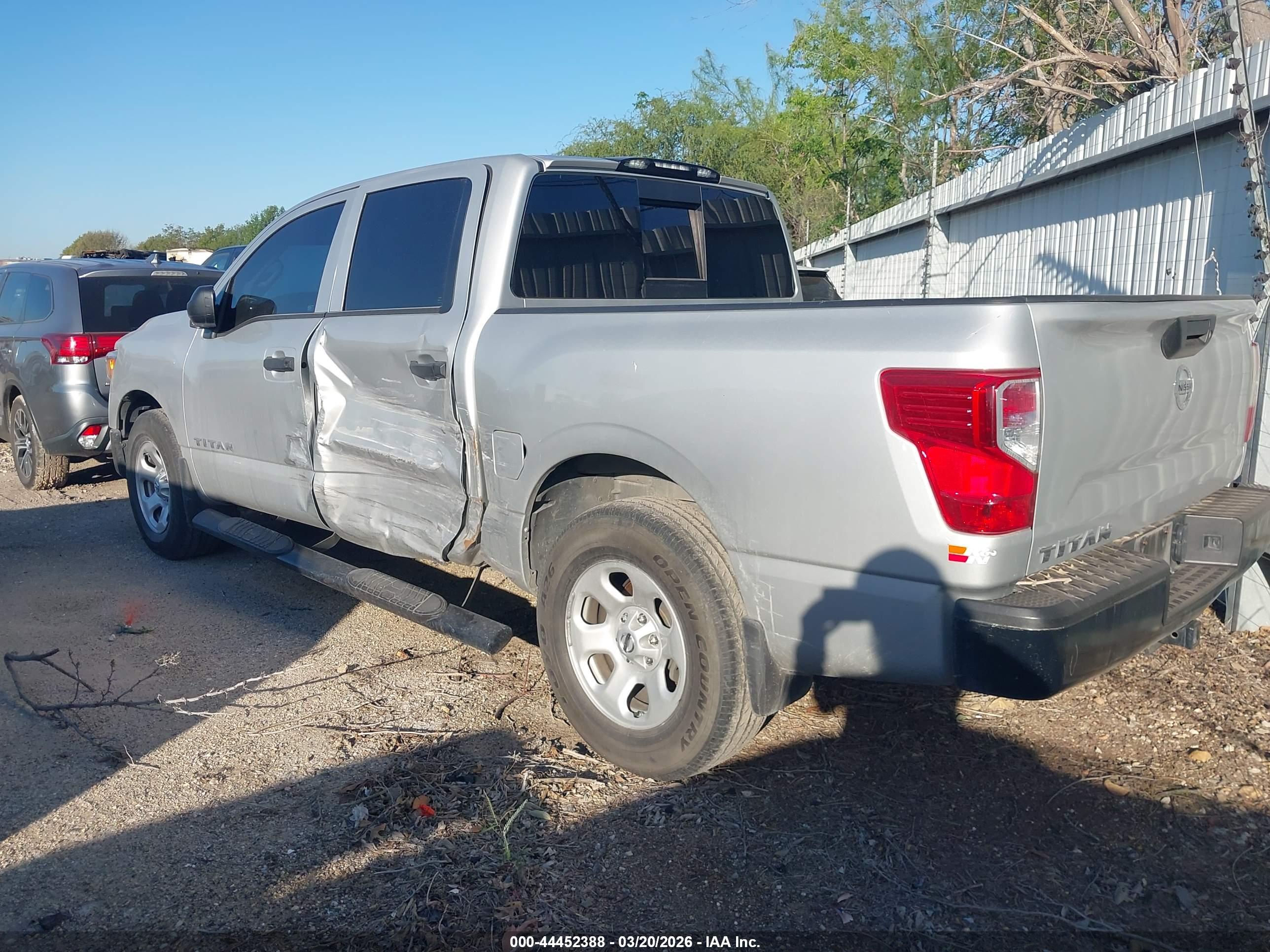 NISSAN TITAN image 3