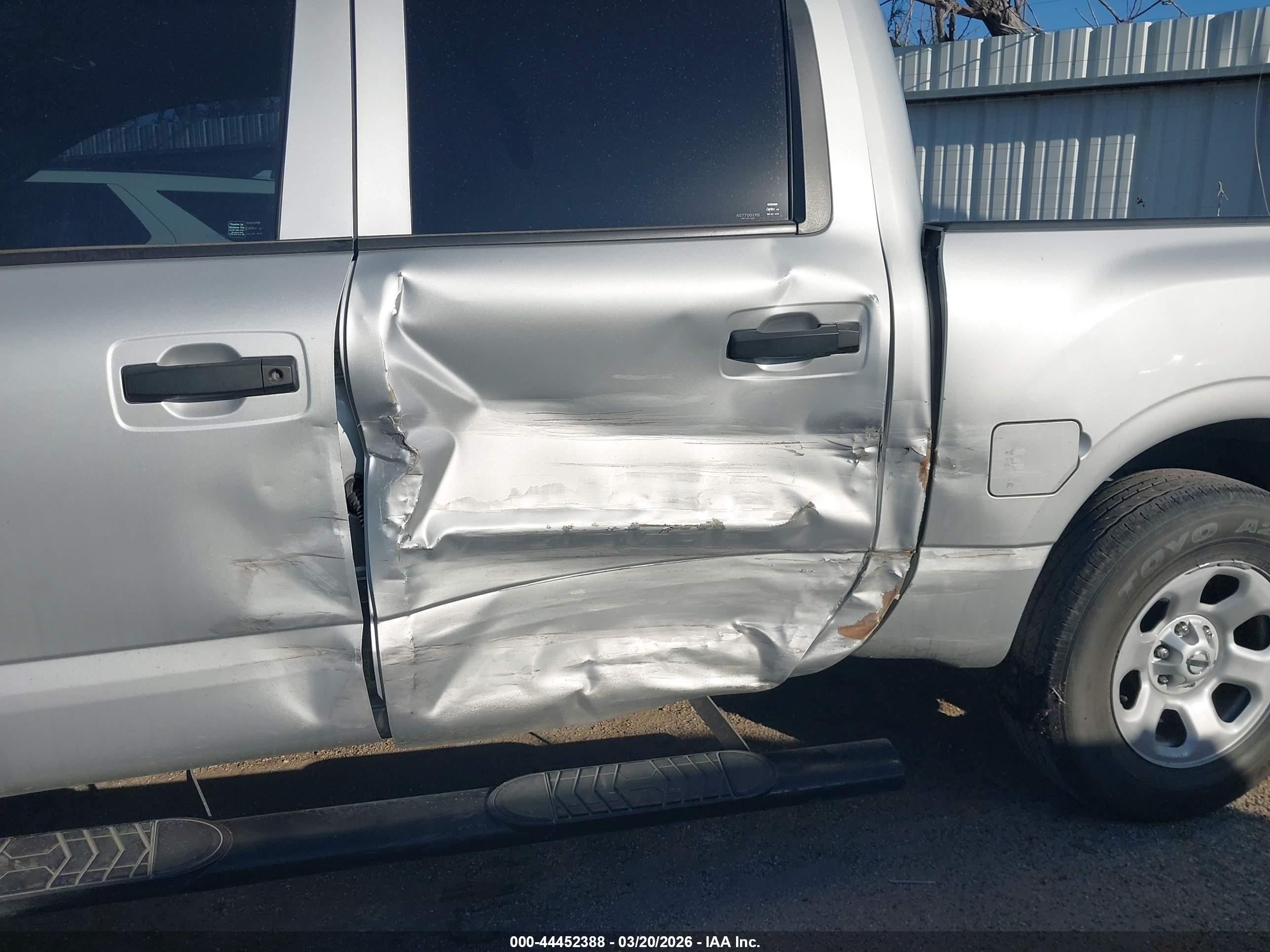NISSAN TITAN image 6