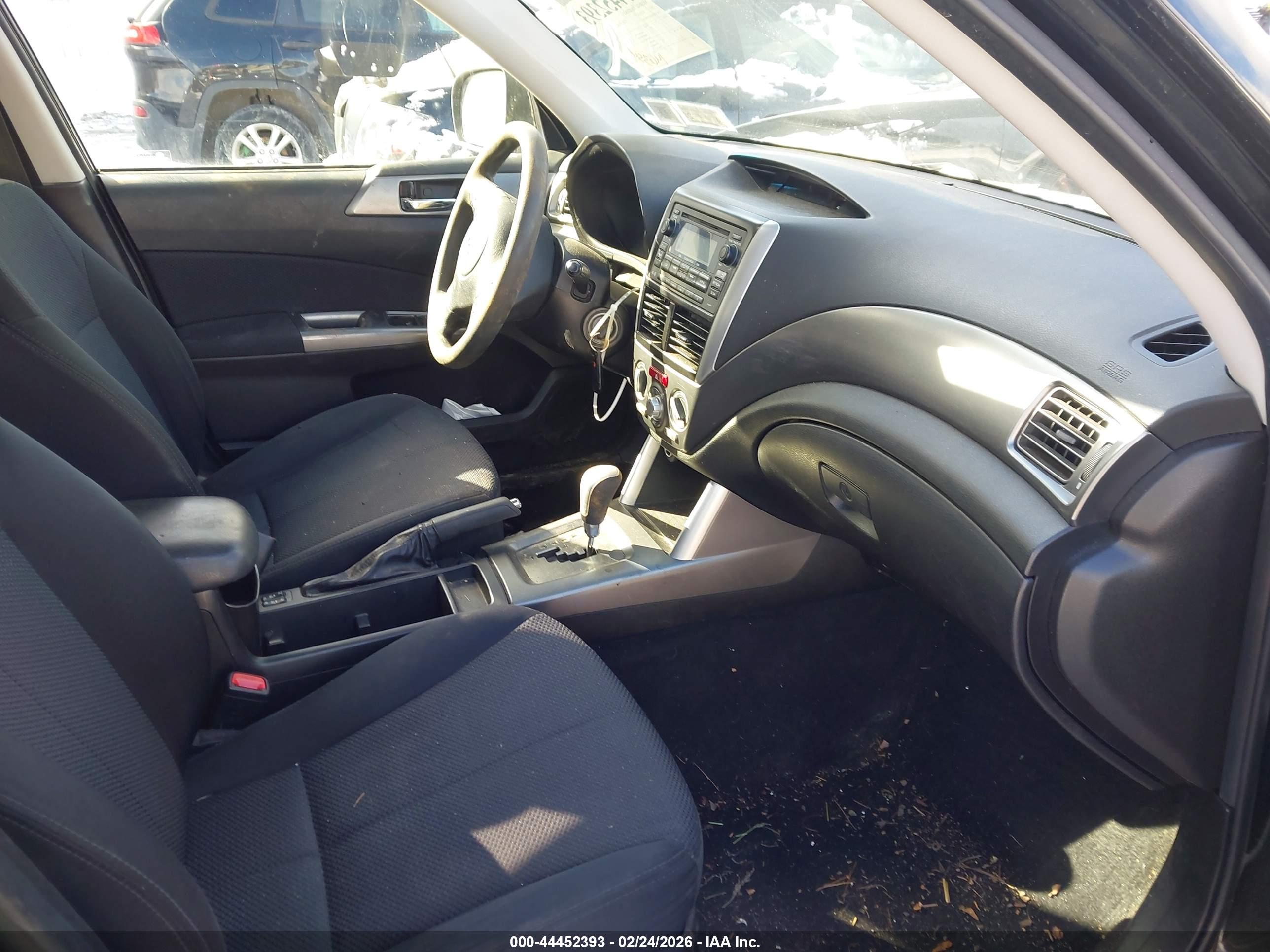 SUBARU FORESTER image 5
