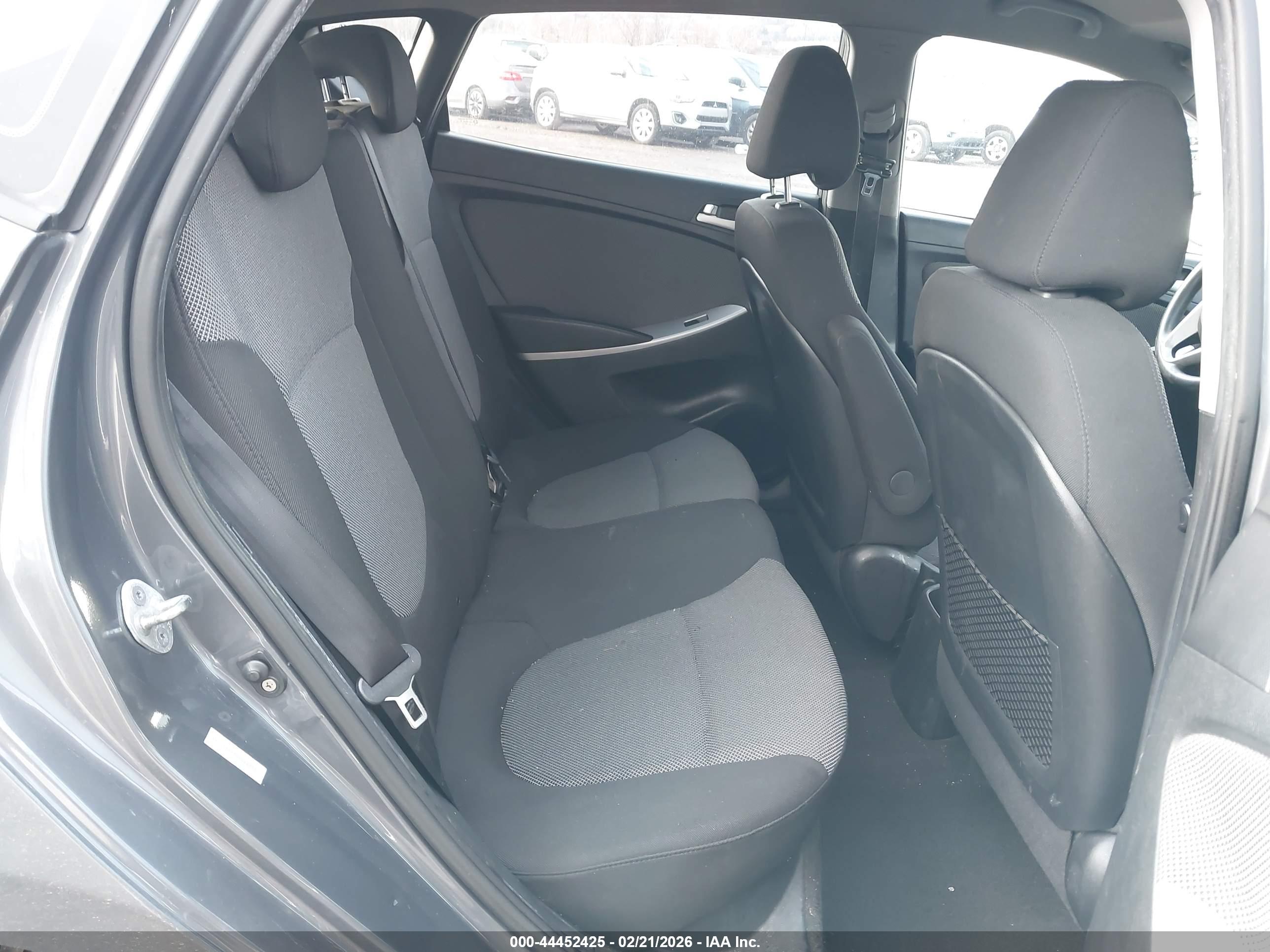 HYUNDAI ACCENT image 8