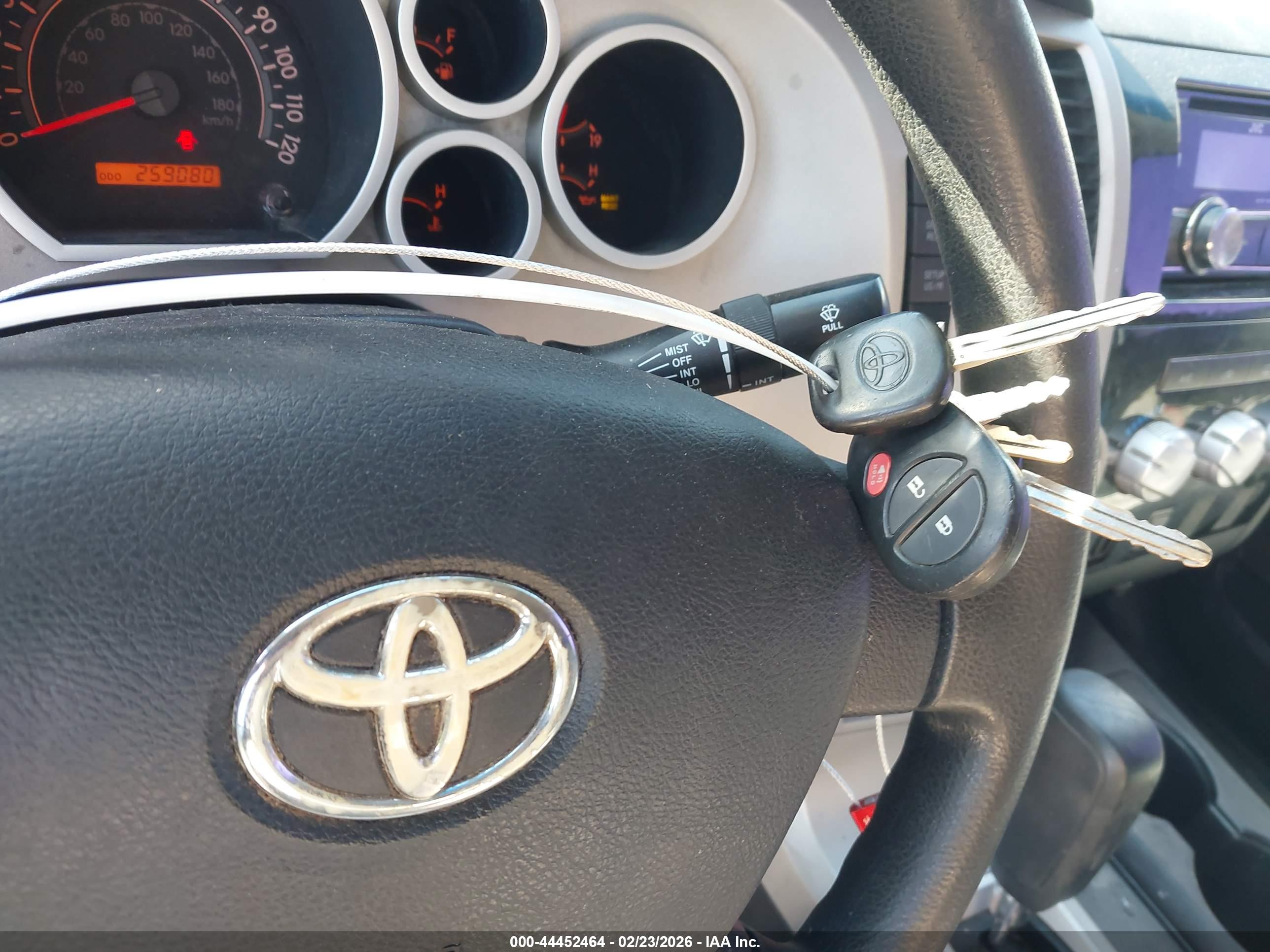 TOYOTA TUNDRA image 11