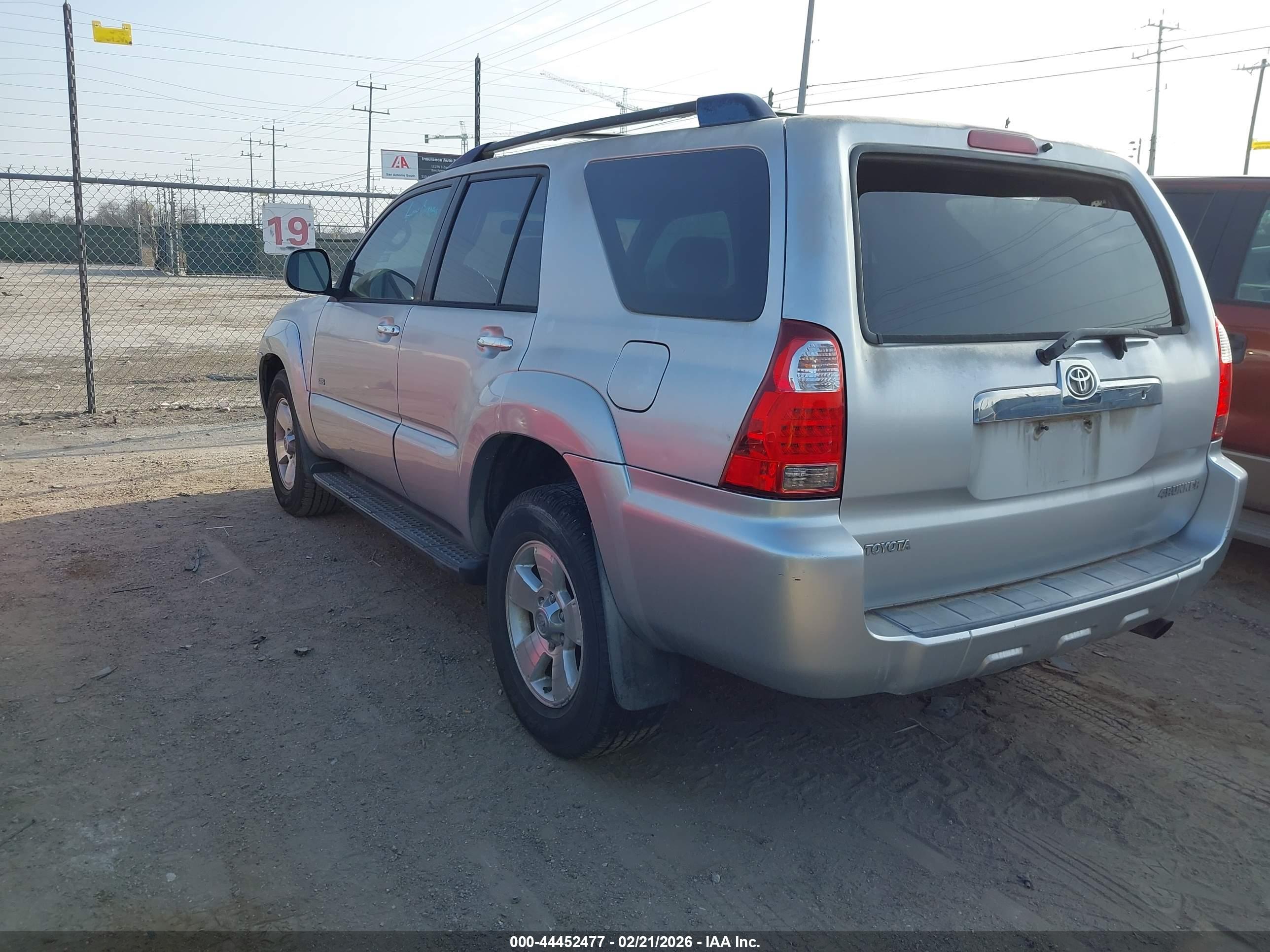 TOYOTA 4RUNNER image 3