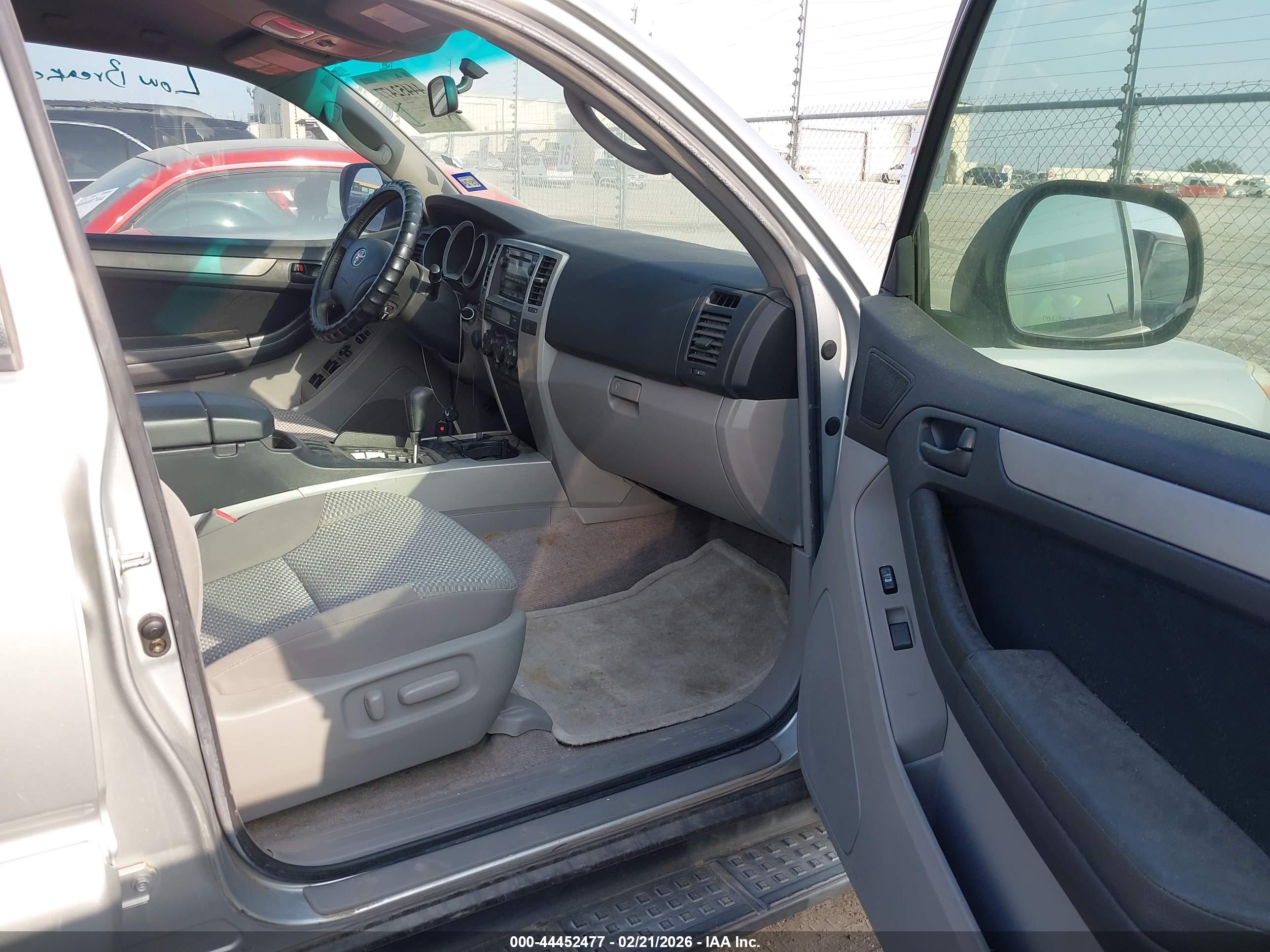 TOYOTA 4RUNNER image 5