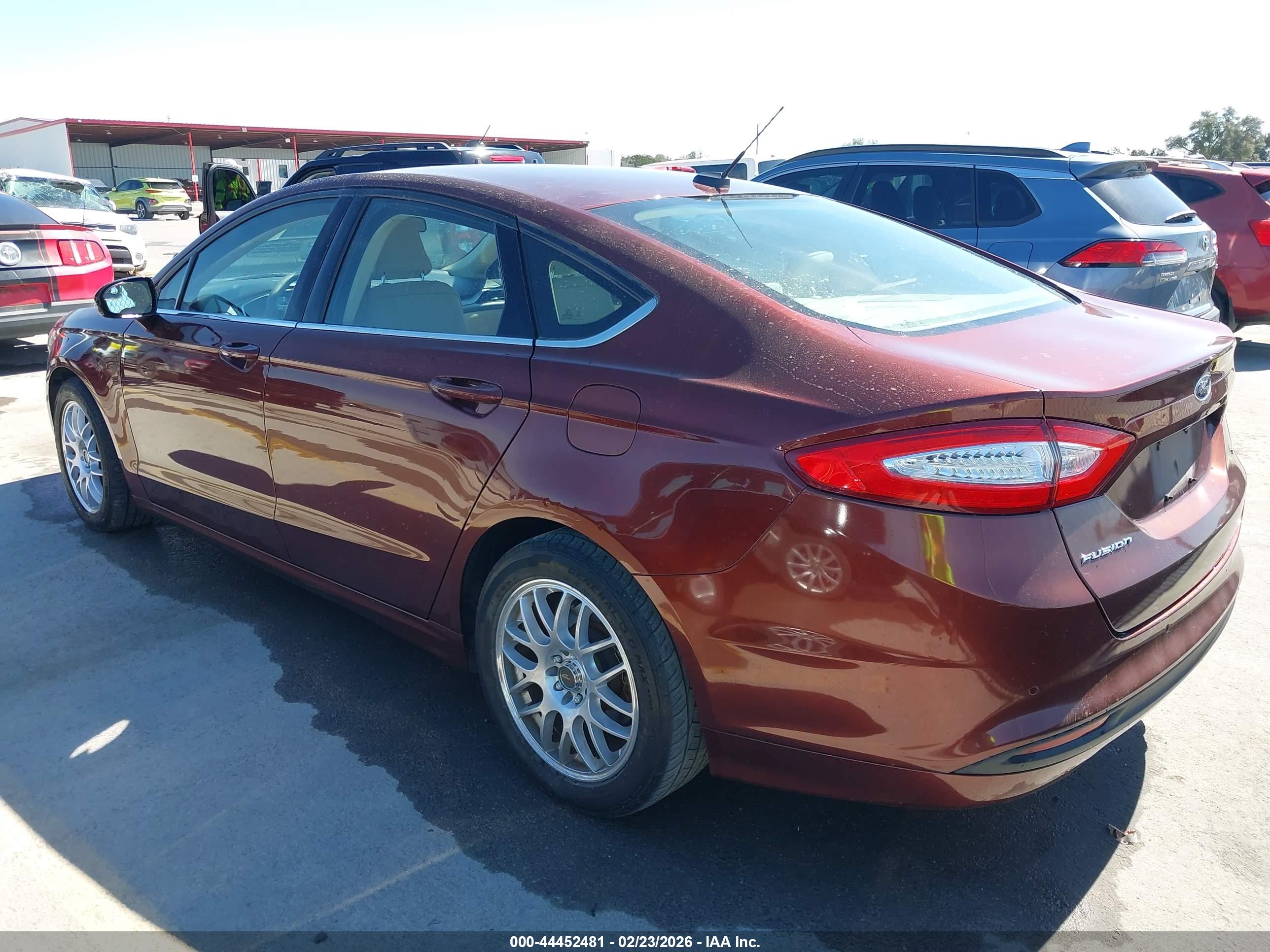 FORD FUSION image 3