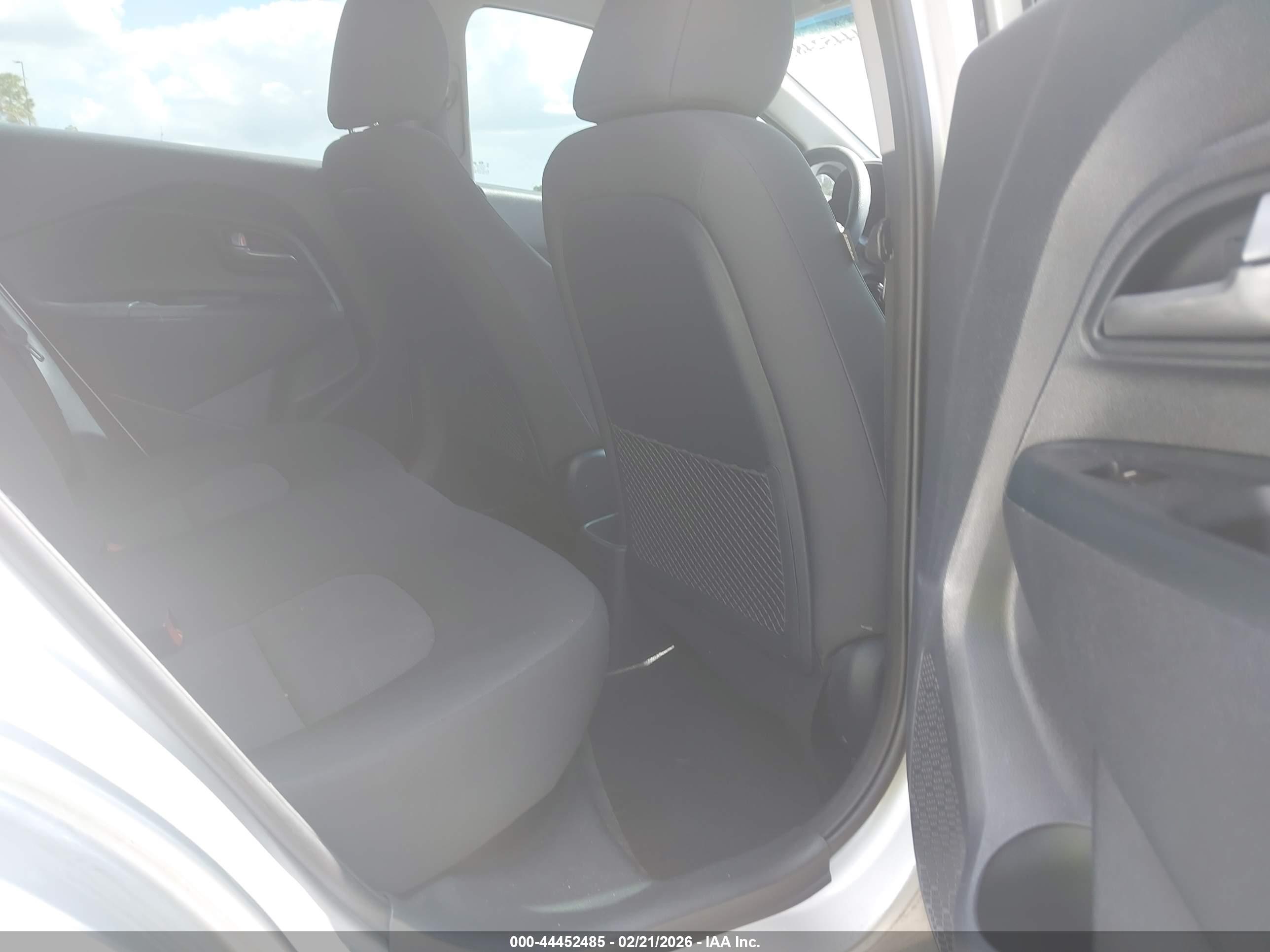 KIA RIO image 8