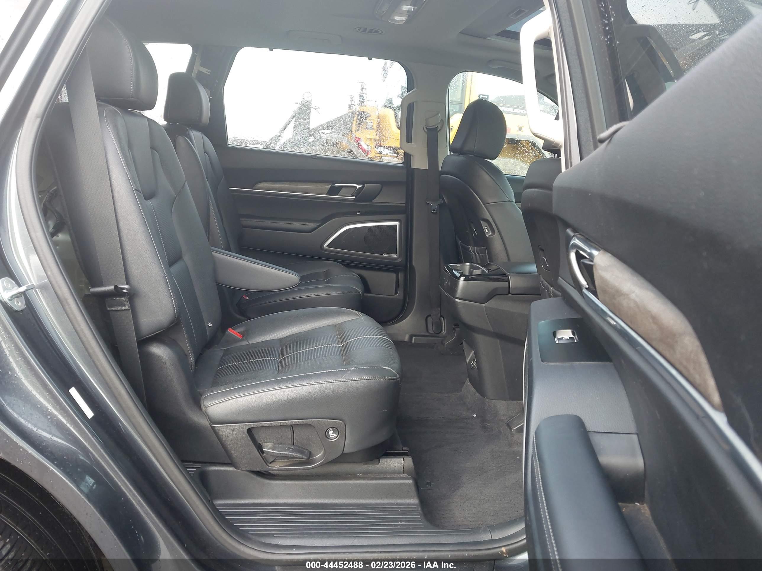 KIA TELLURIDE image 8