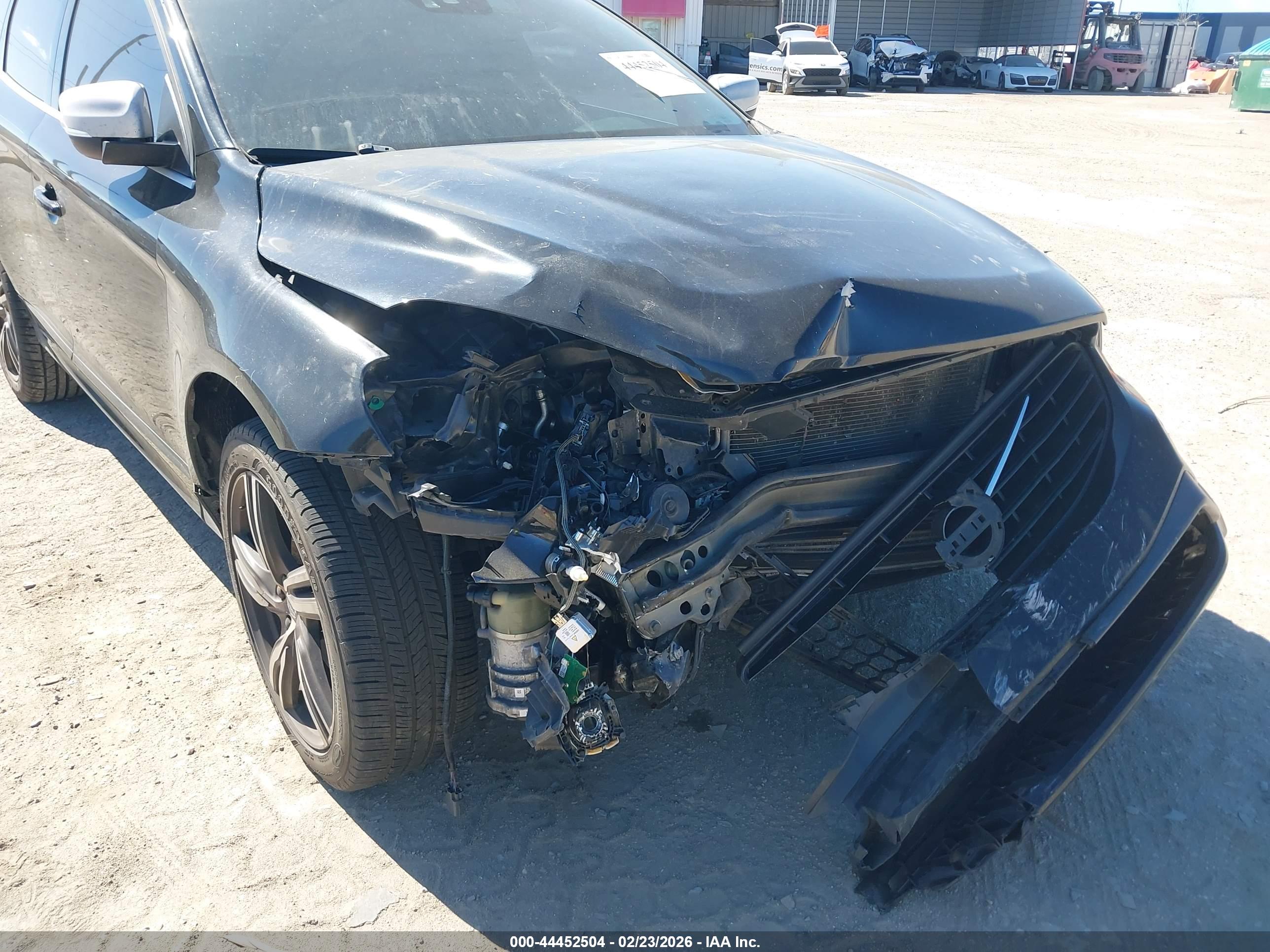 VOLVO XC60 image 6