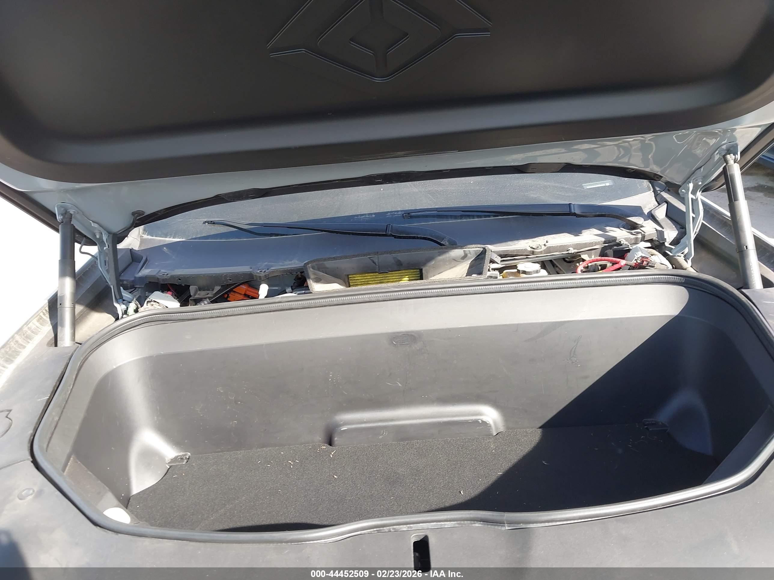 RIVIAN R1S image 10