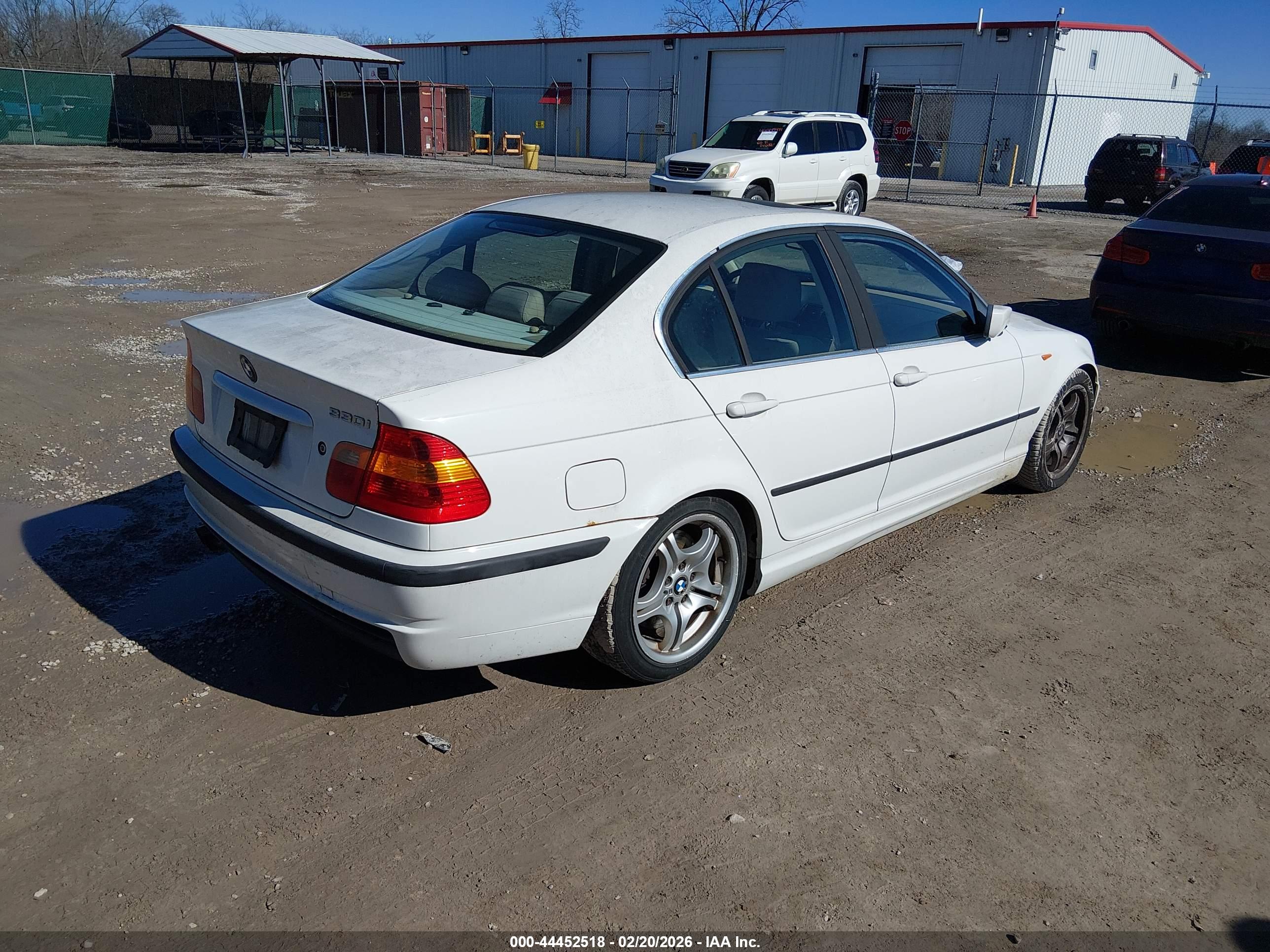 BMW 330I image 4
