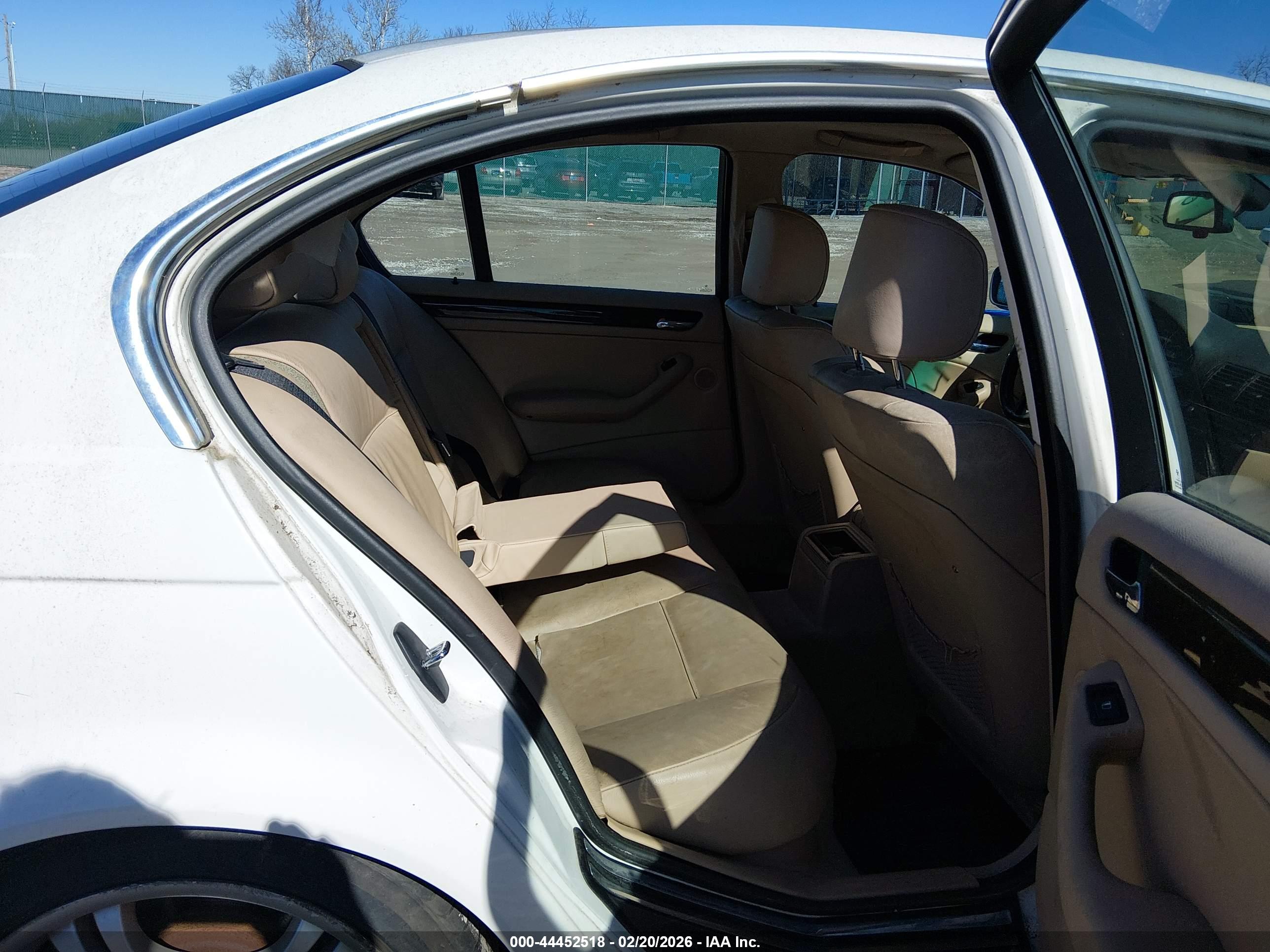 BMW 330I image 8