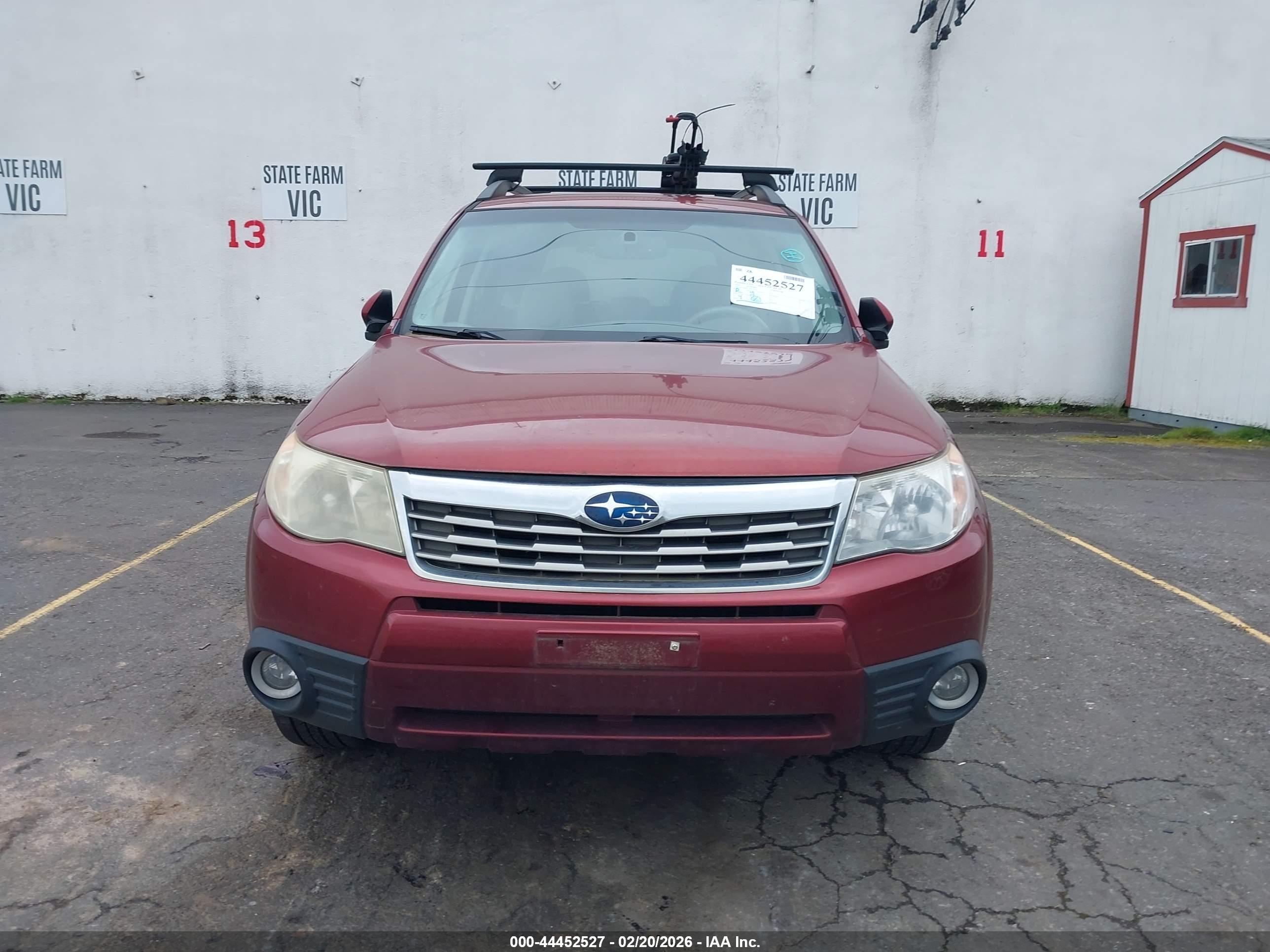 SUBARU FORESTER image 6