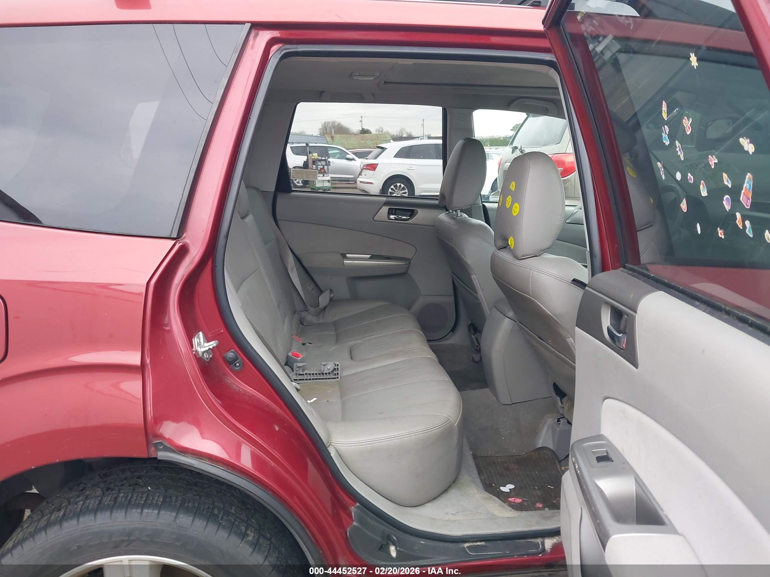 SUBARU FORESTER image 8