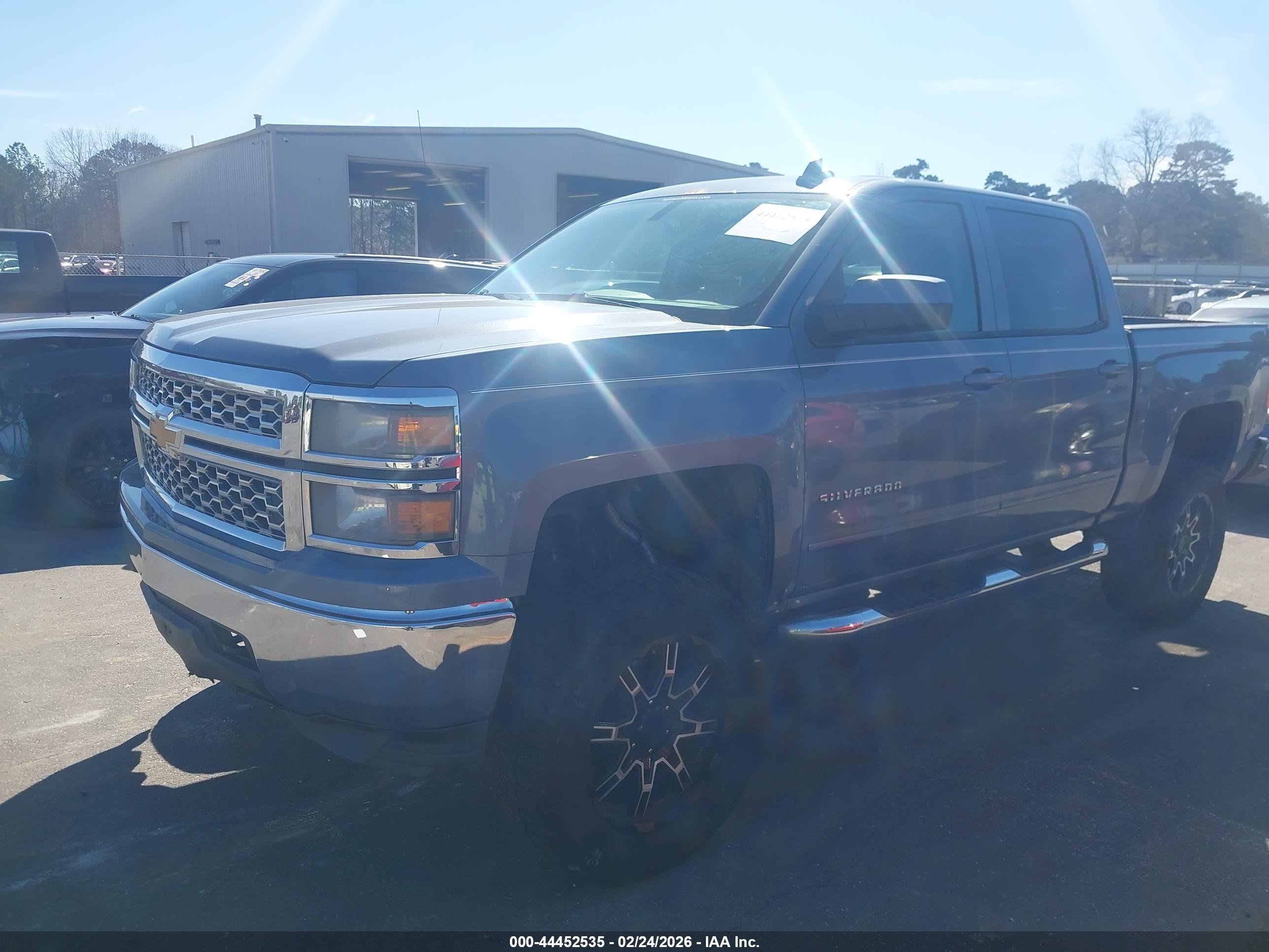 CHEVROLET SILVERADO image 2