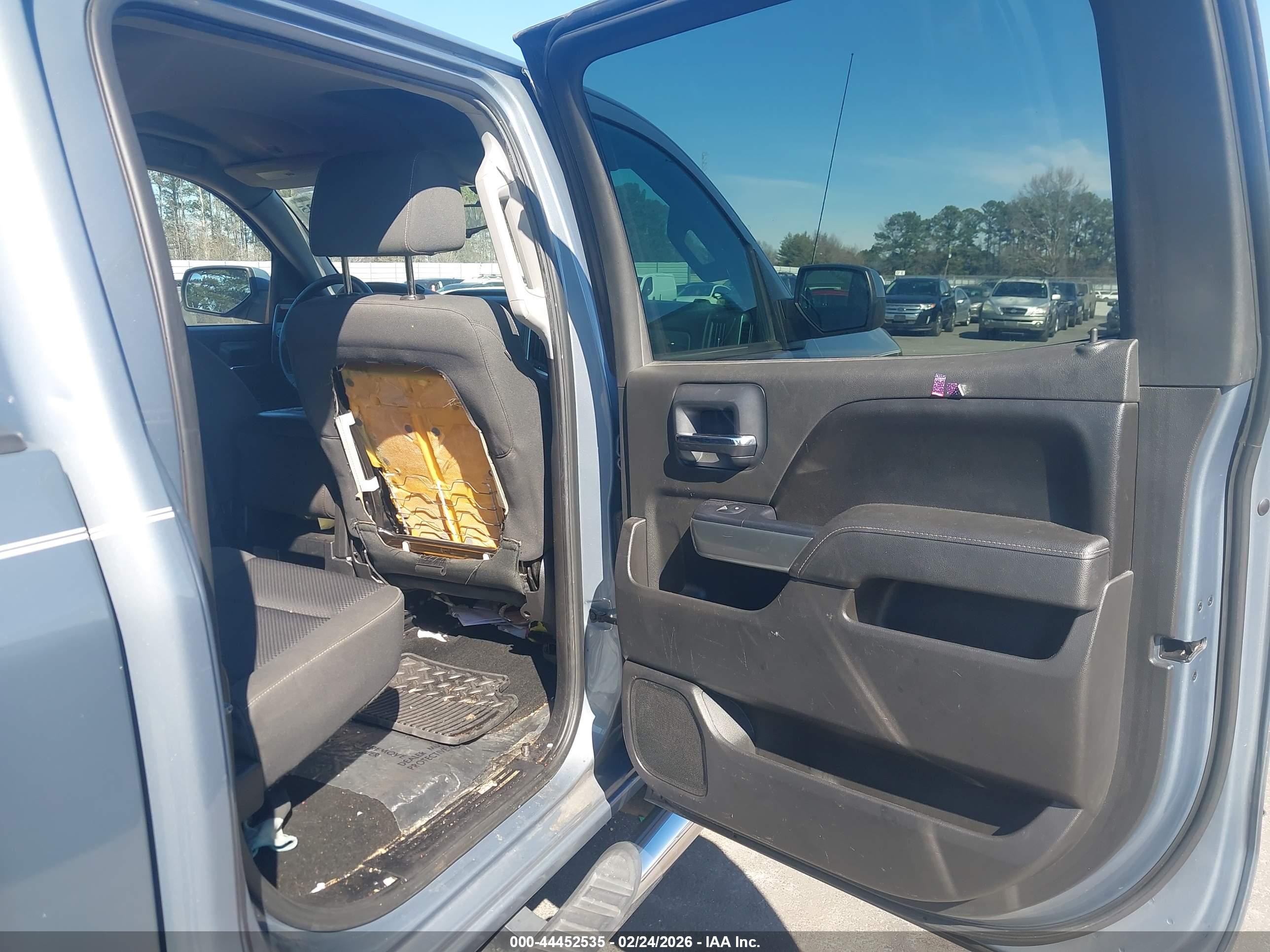 CHEVROLET SILVERADO image 8
