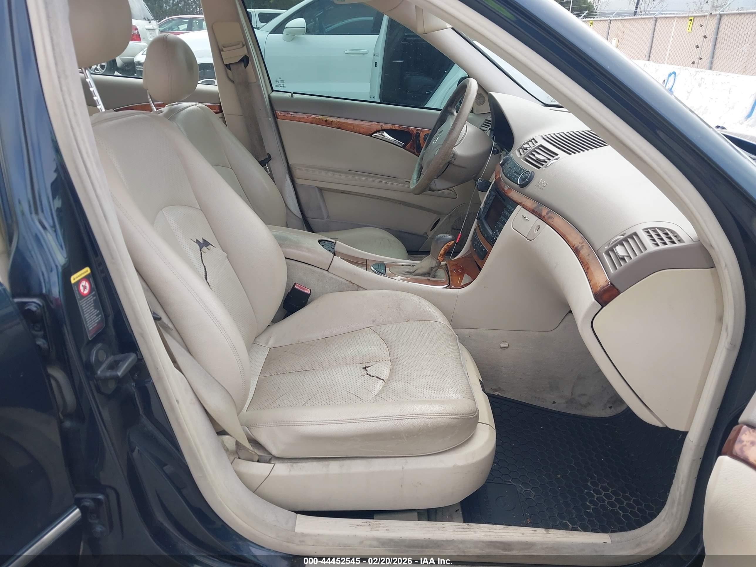 MERCEDES-BENZ E image 5