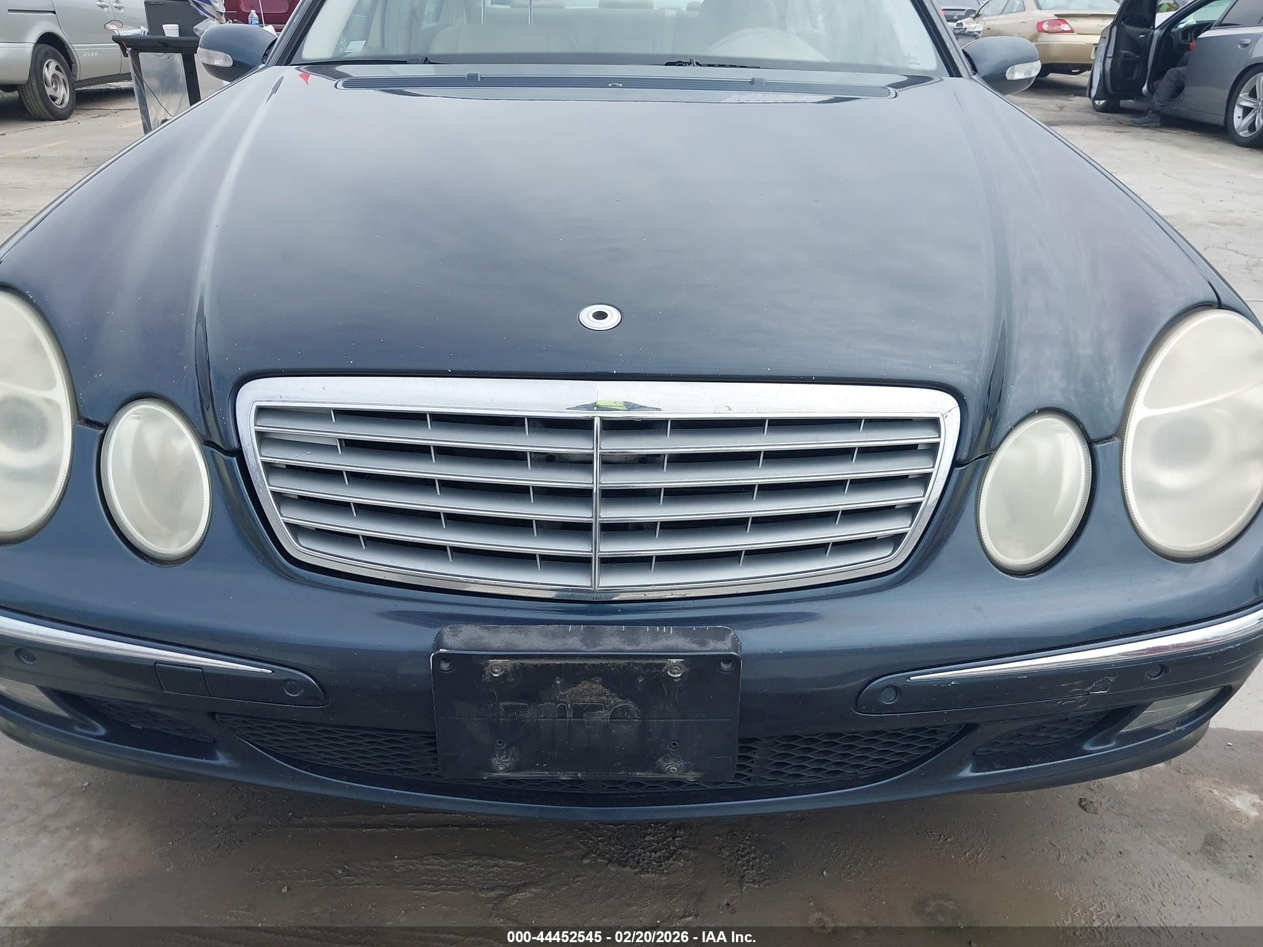MERCEDES-BENZ E image 6