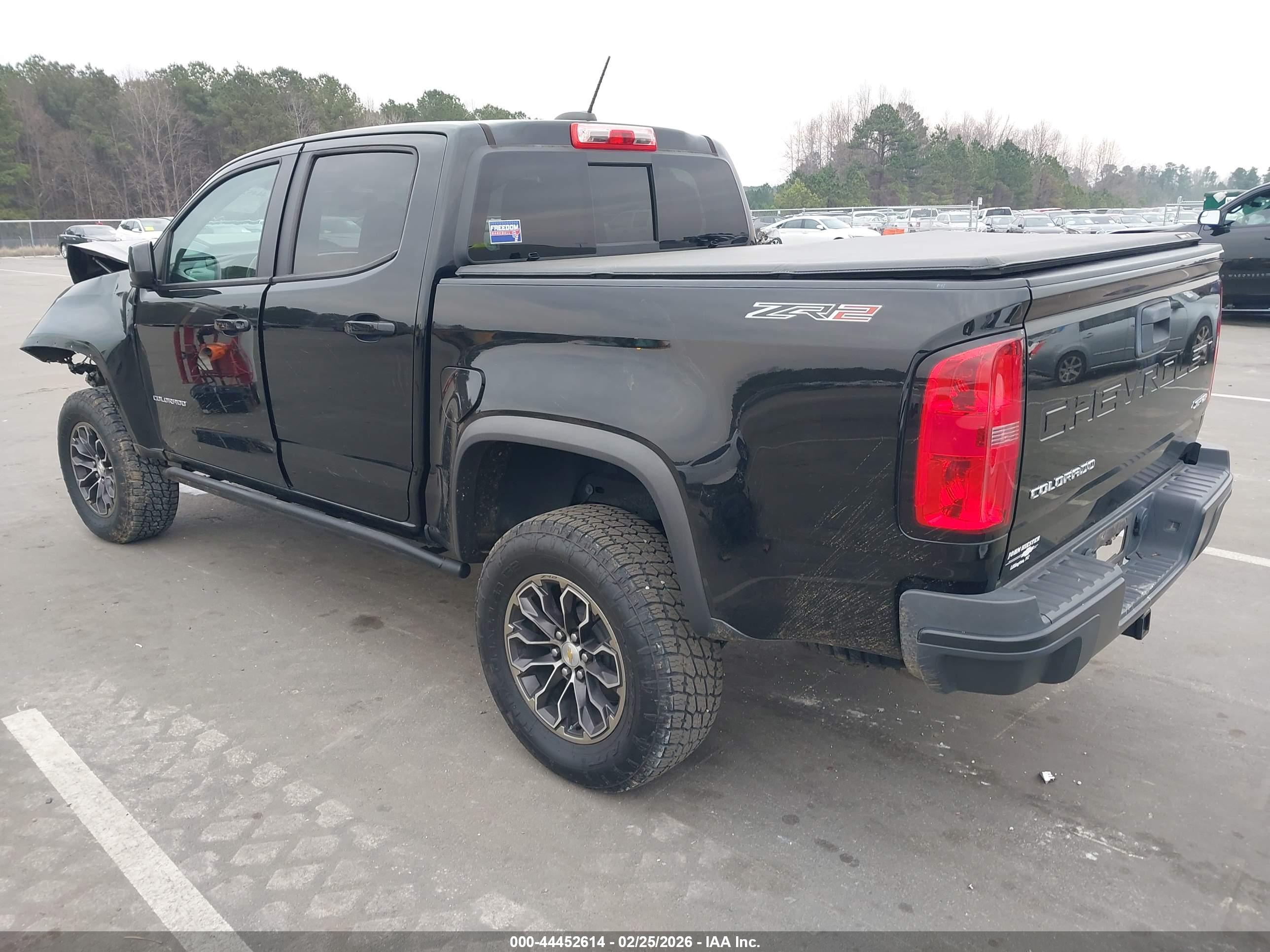 CHEVROLET COLORADO image 3