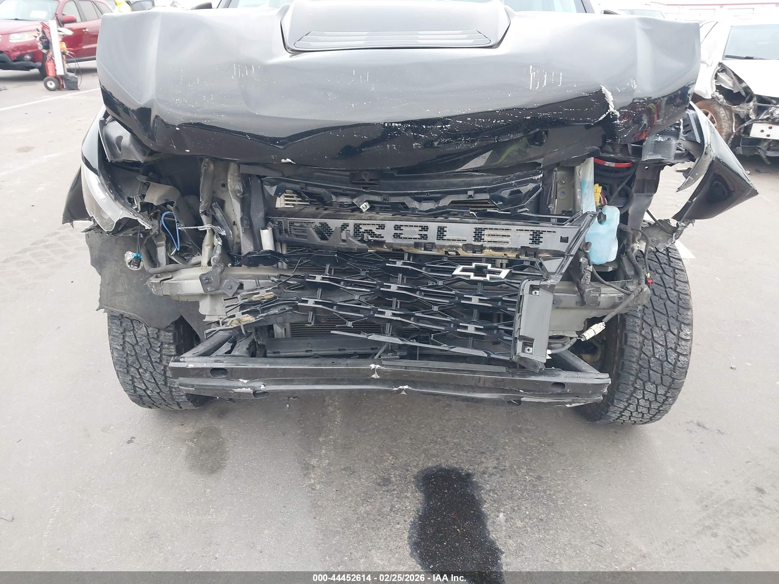 CHEVROLET COLORADO image 6