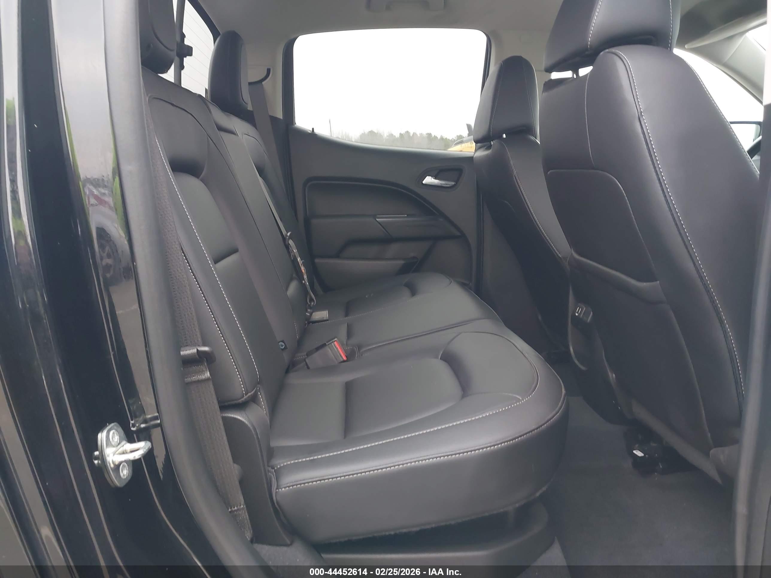CHEVROLET COLORADO image 8