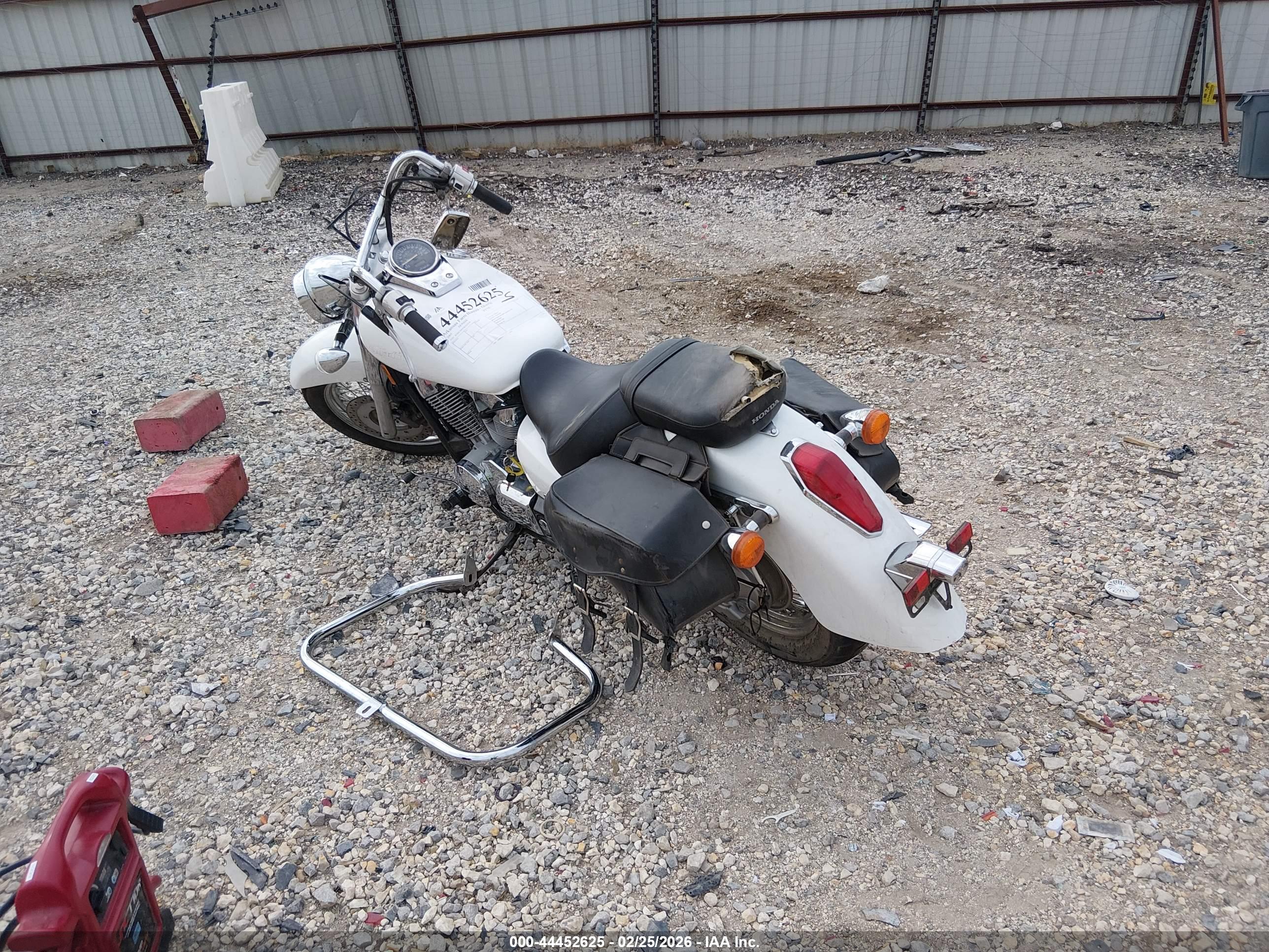 HONDA VT750 image 3