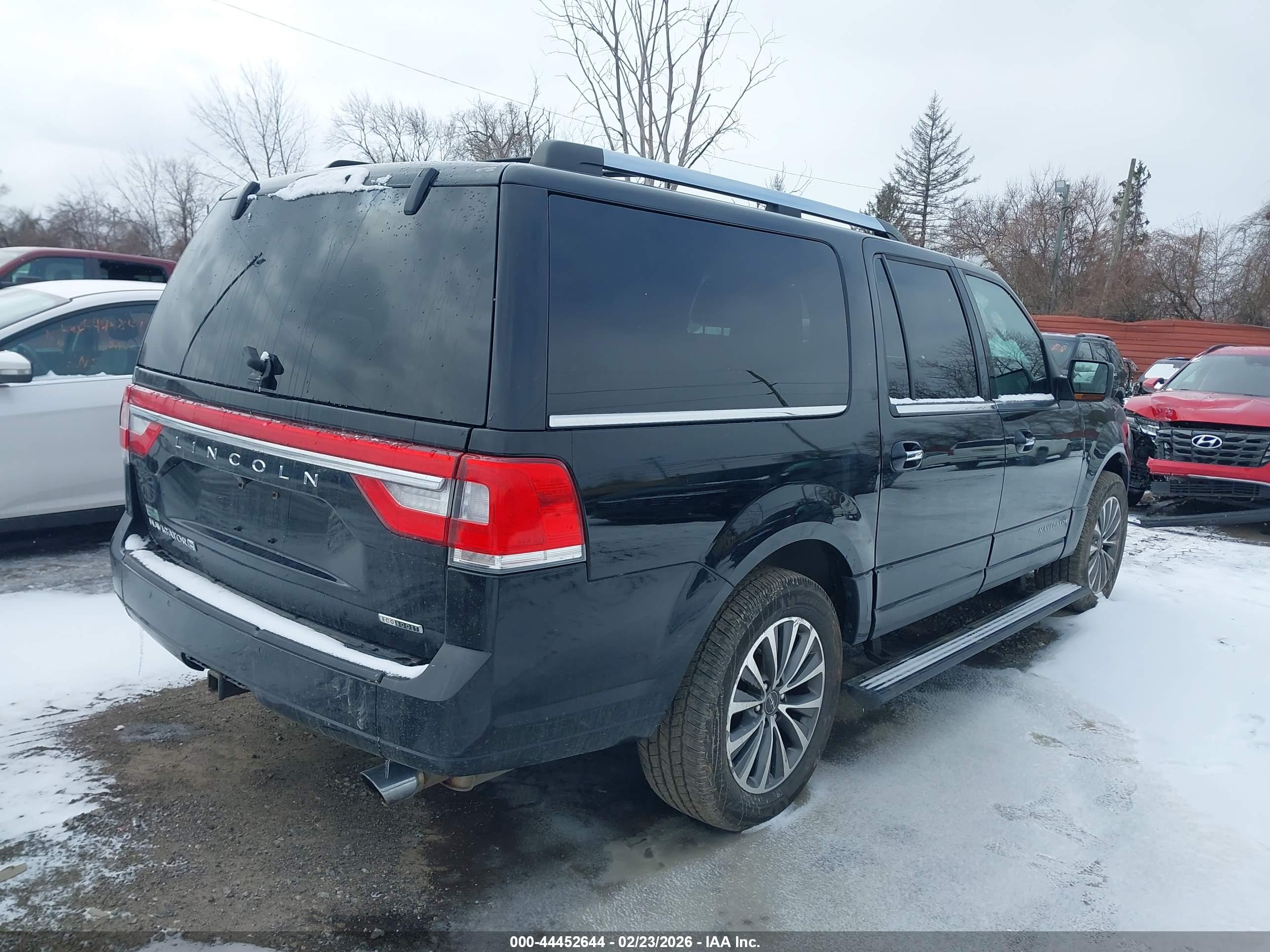 LINCOLN NAVIGATOR image 4